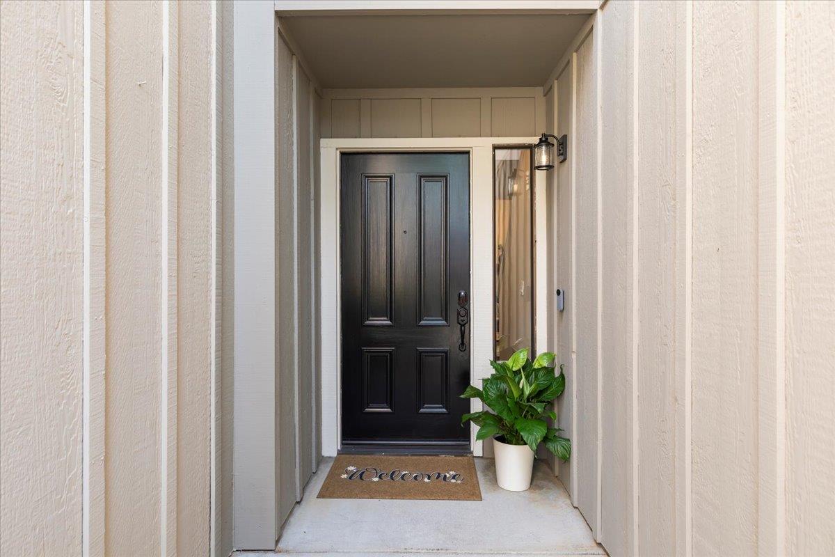 17380 Carriage Lamp Way