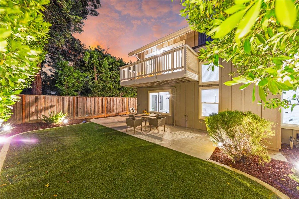 17380 Carriage Lamp Way