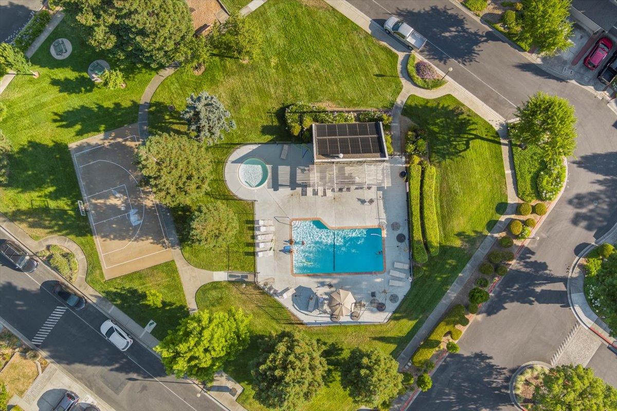 17380 Carriage Lamp Way