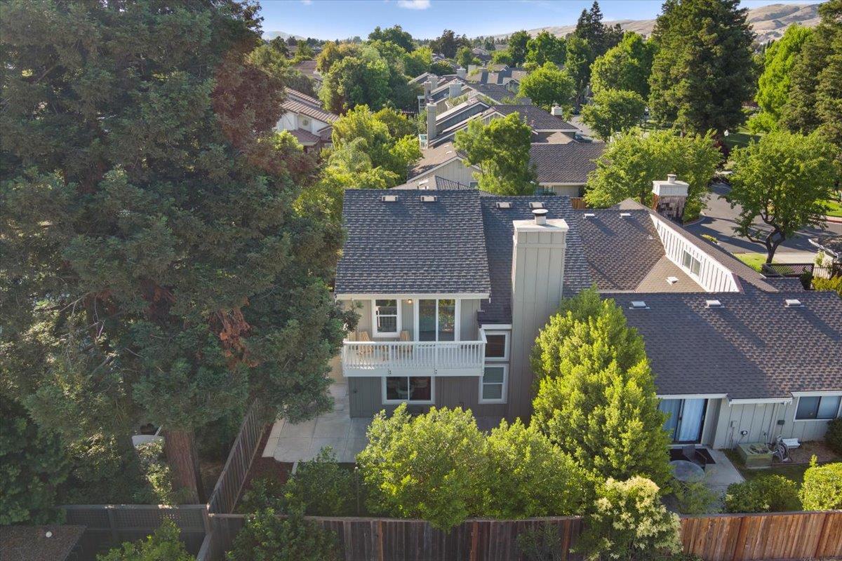 17380 Carriage Lamp Way