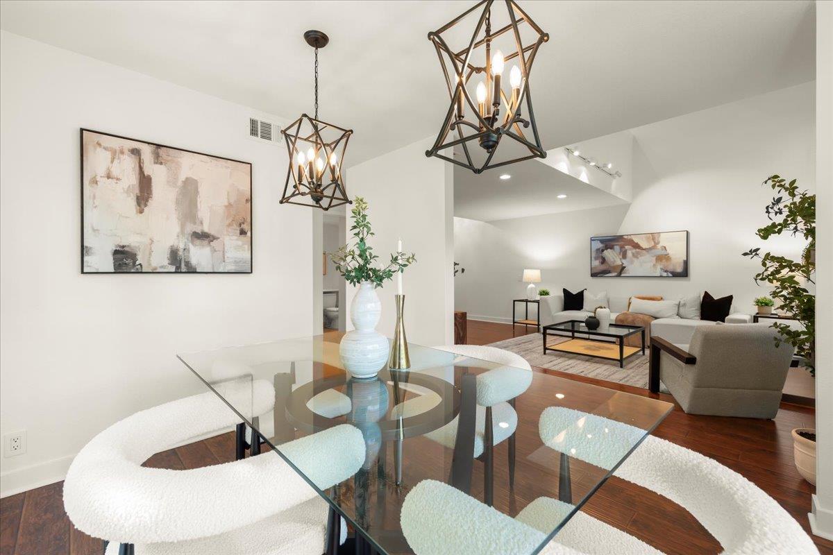 17380 Carriage Lamp Way