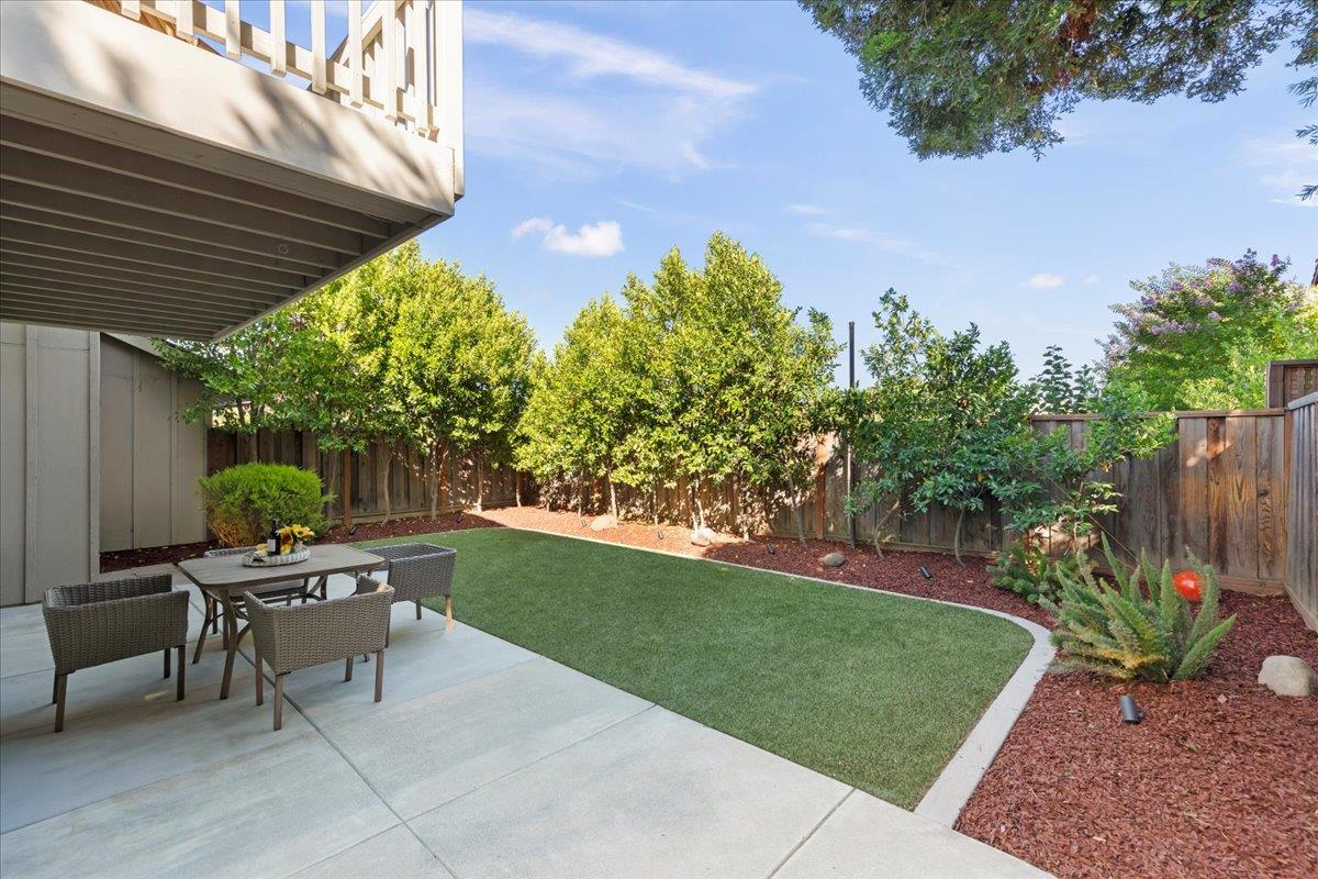 17380 Carriage Lamp Way