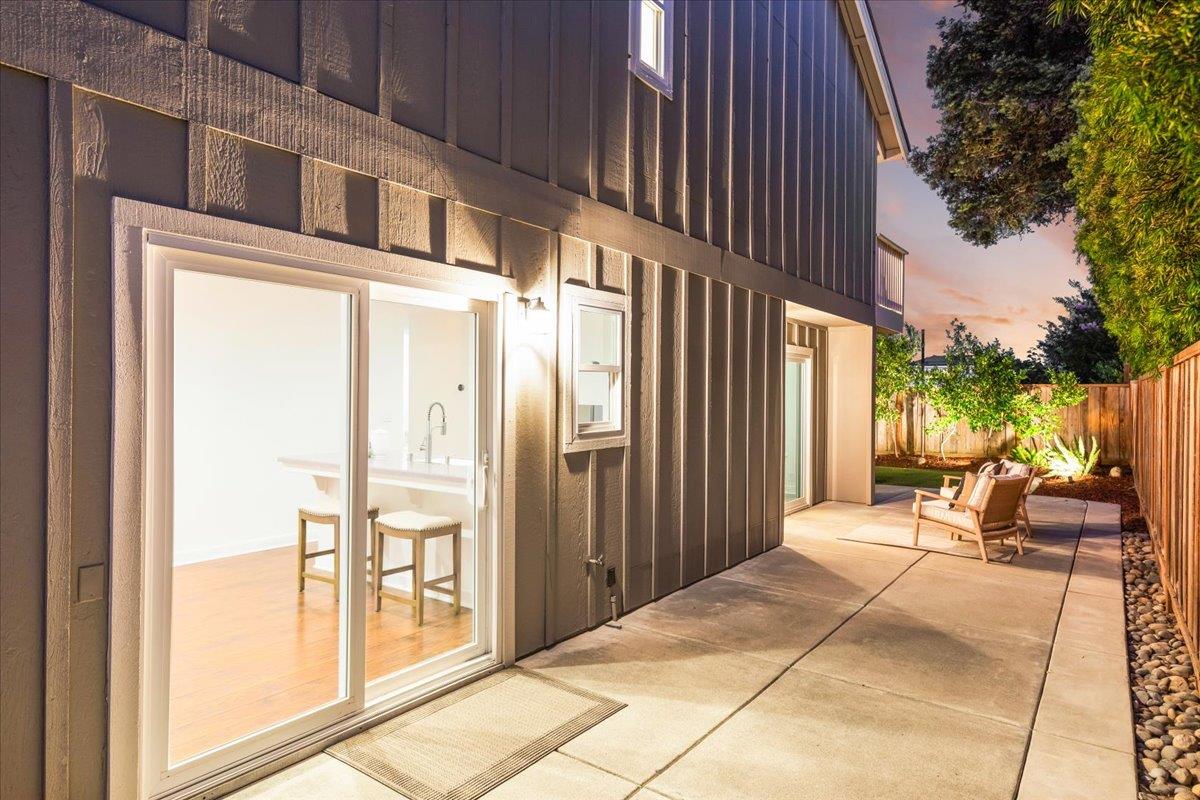 17380 Carriage Lamp Way