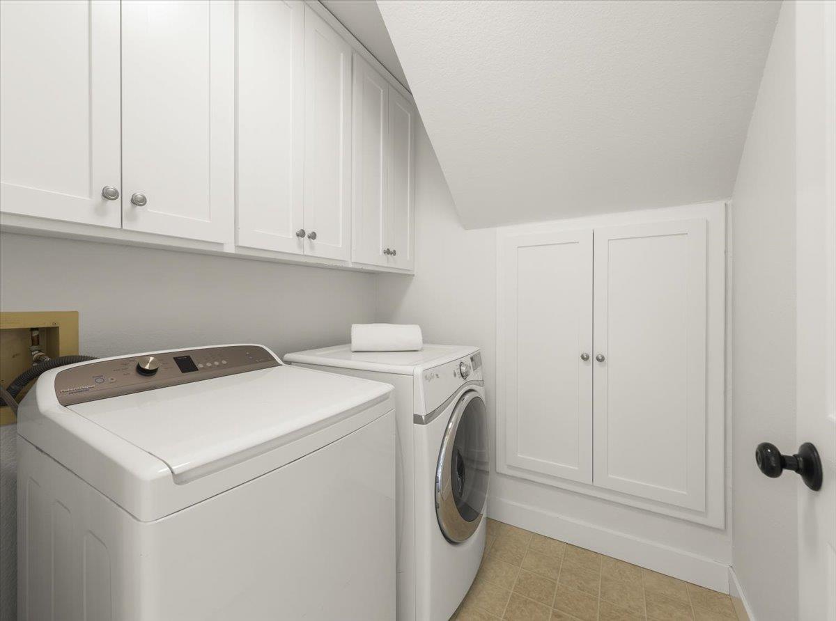 17380 Carriage Lamp Way