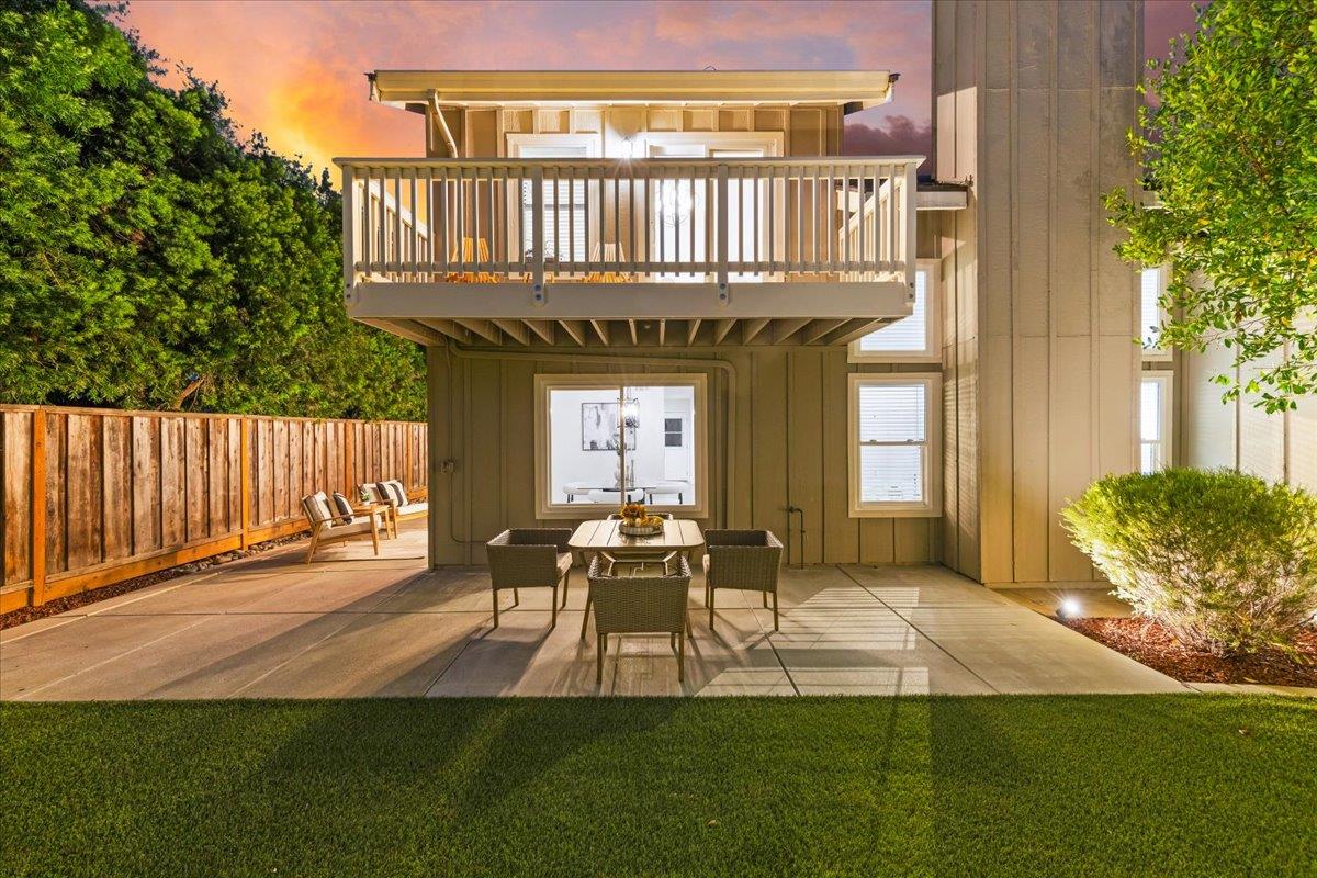 17380 Carriage Lamp Way