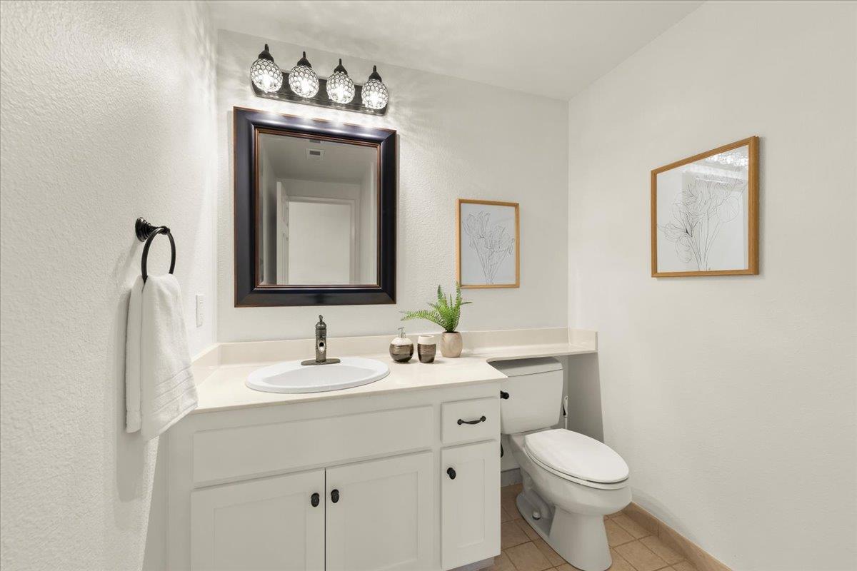 17380 Carriage Lamp Way