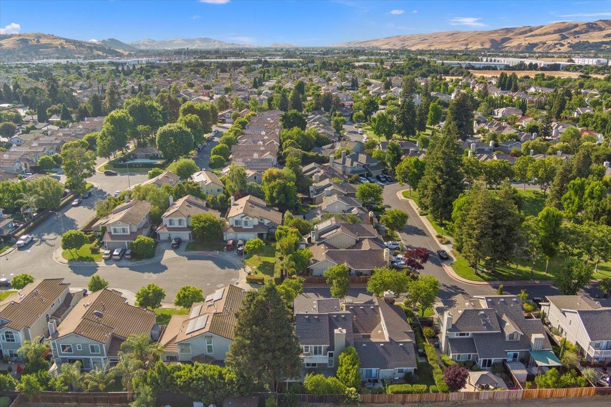 17380 Carriage Lamp Way