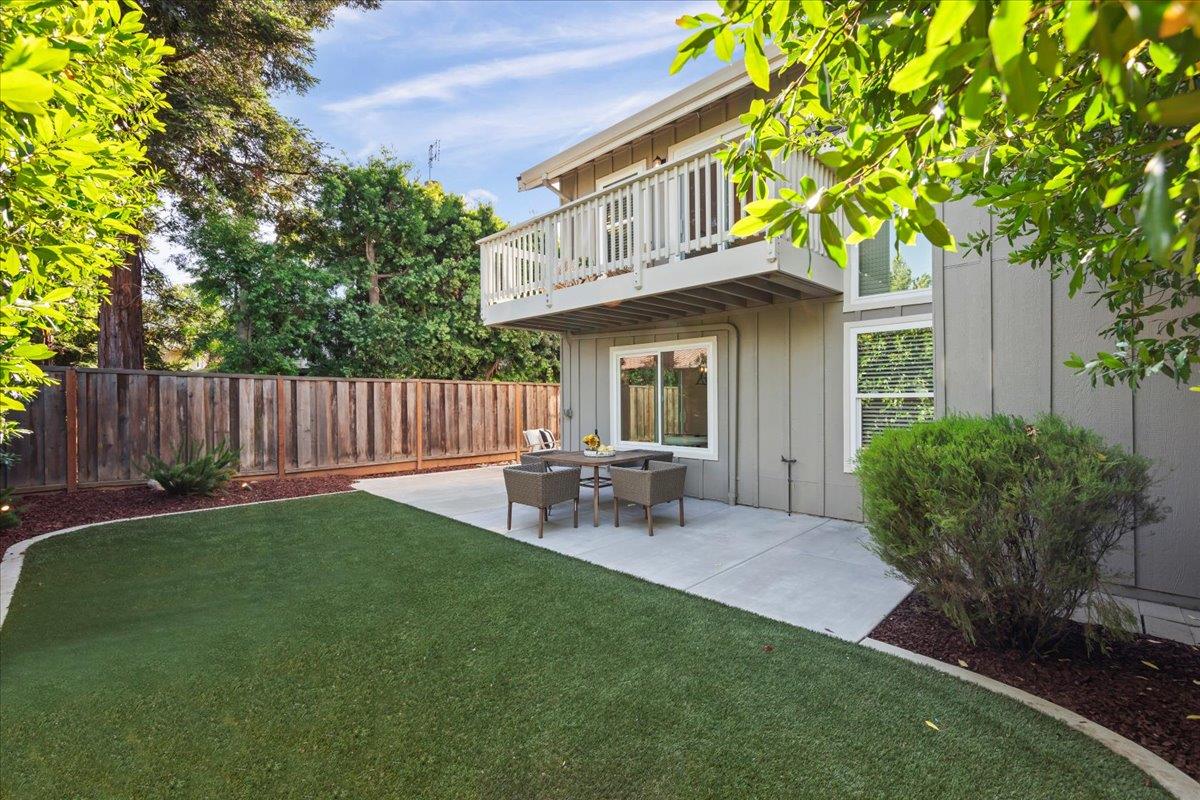 17380 Carriage Lamp Way