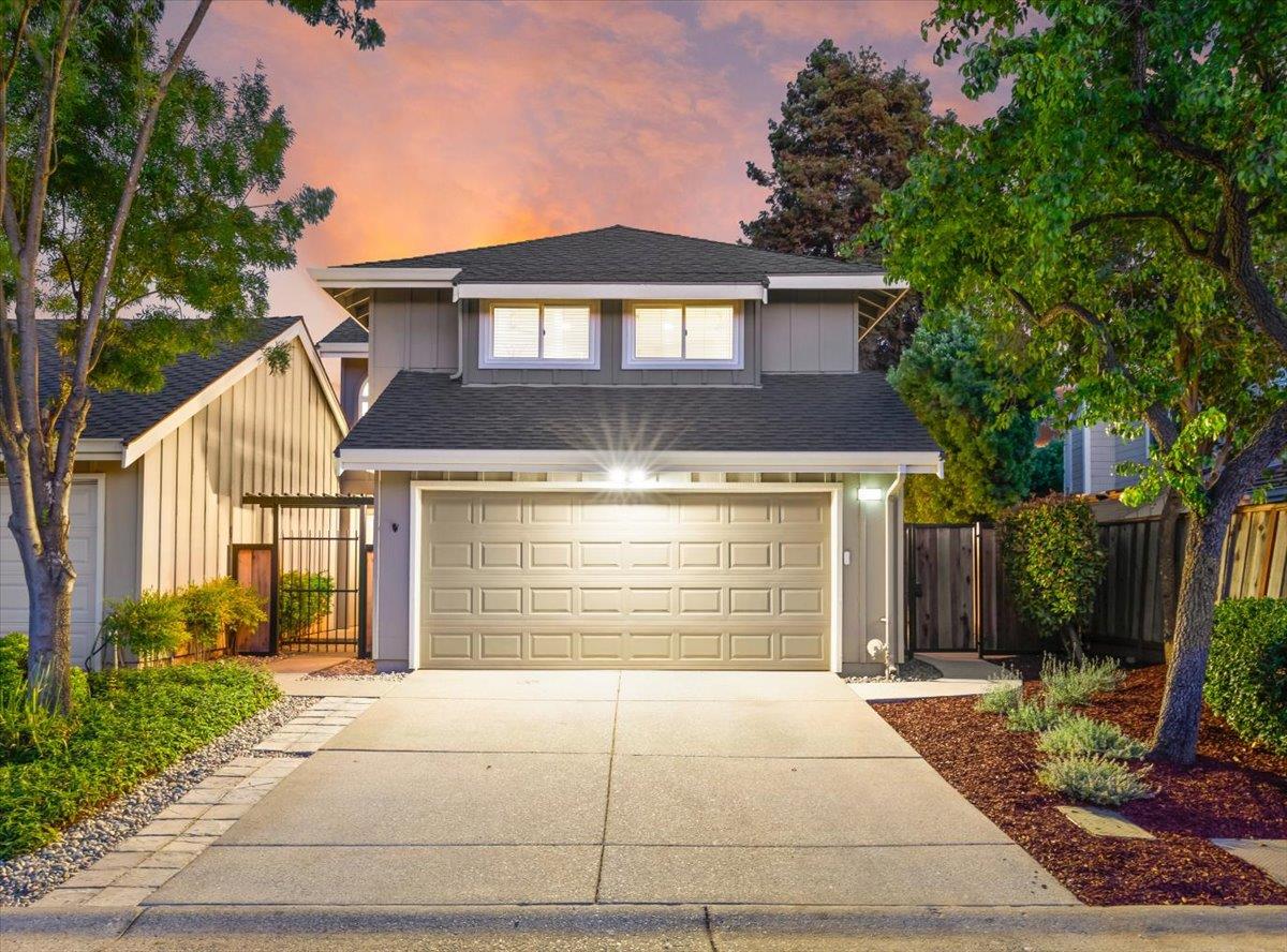 17380 Carriage Lamp Way