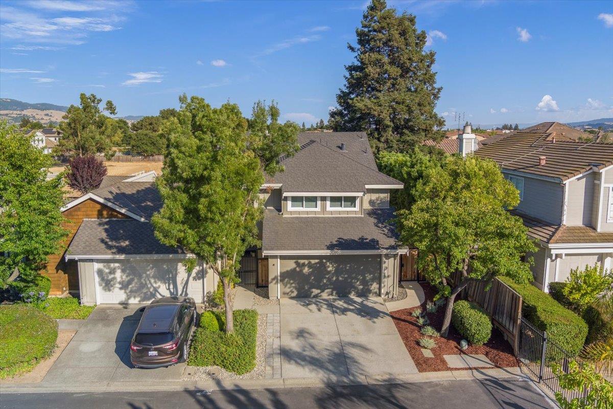 17380 Carriage Lamp Way