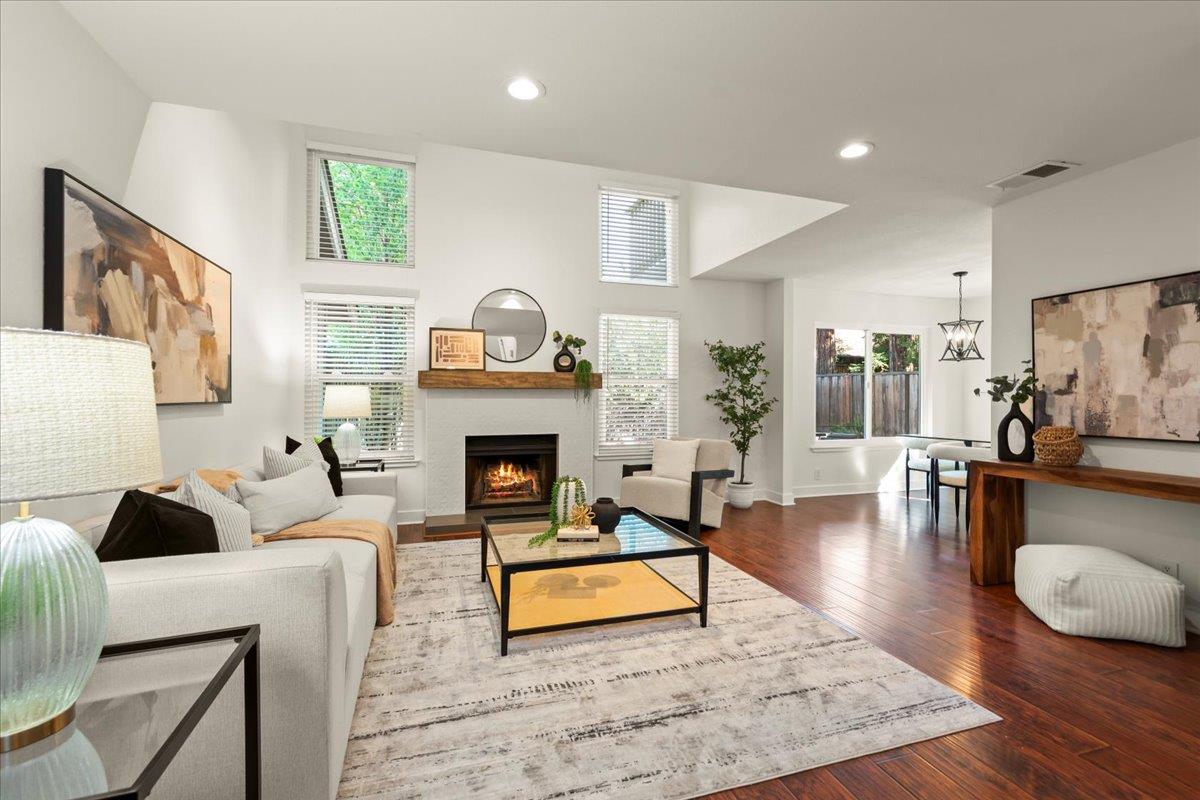 17380 Carriage Lamp Way