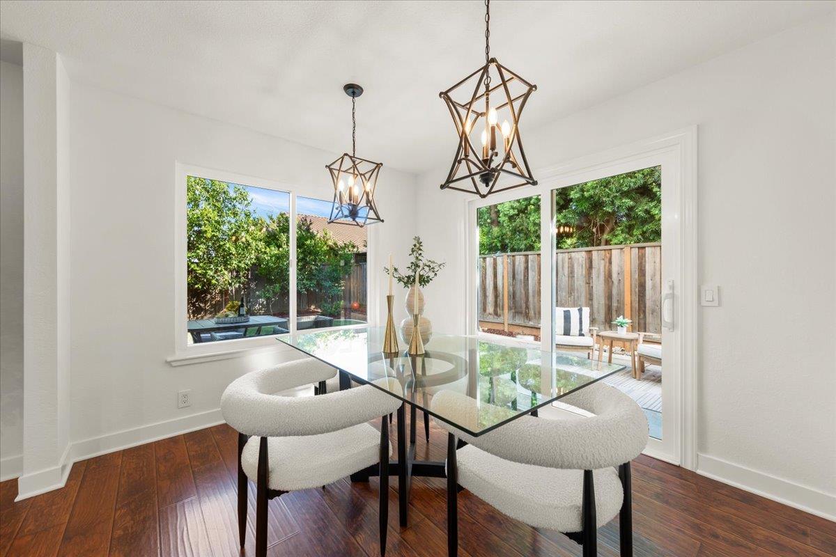 17380 Carriage Lamp Way