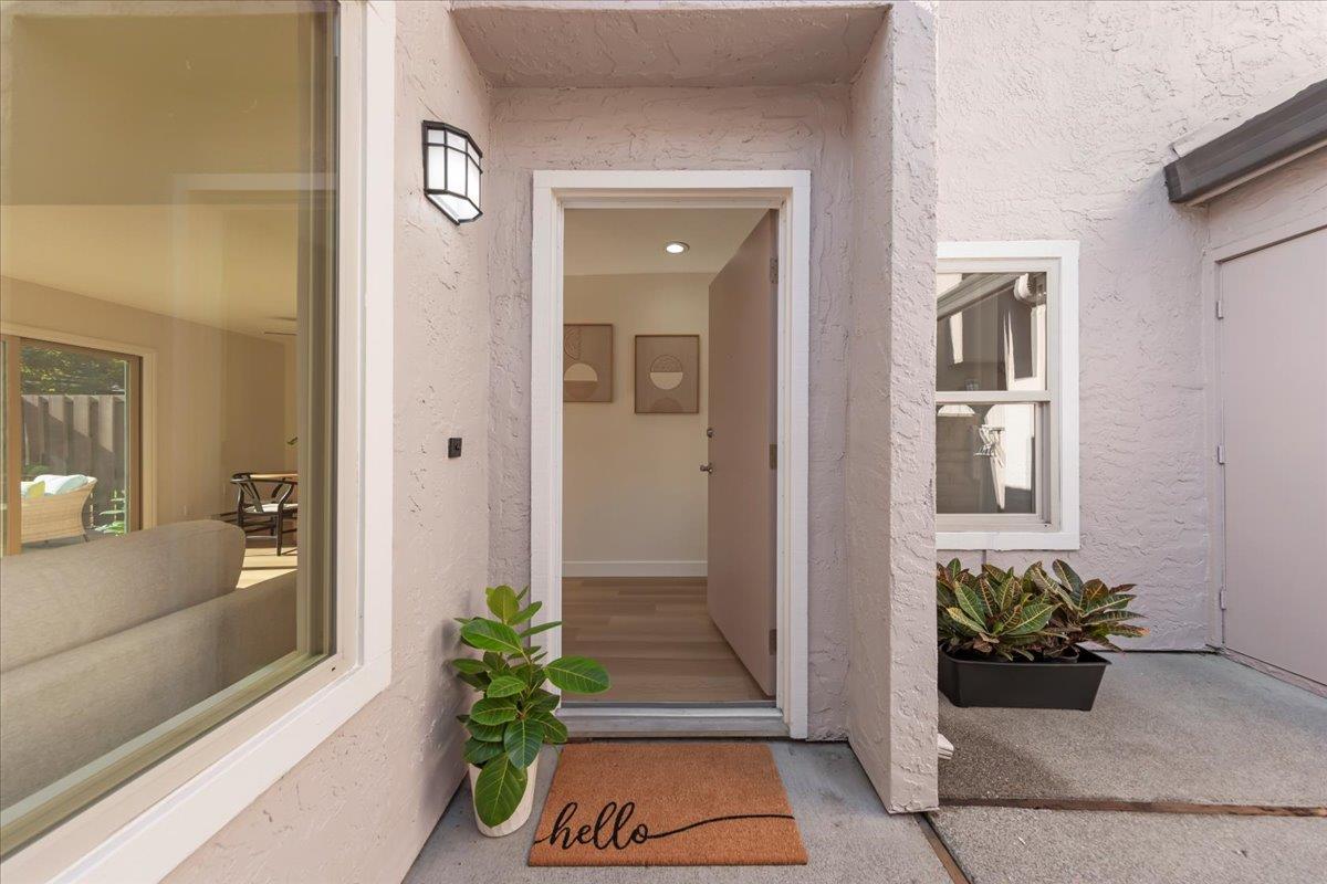 2576 Knightsbridge Lane