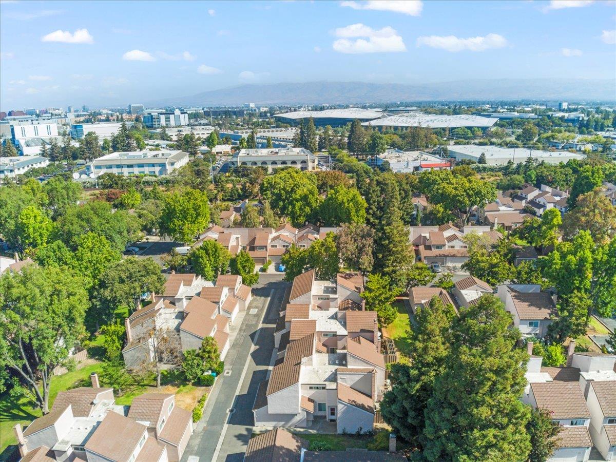 2576 Knightsbridge Lane