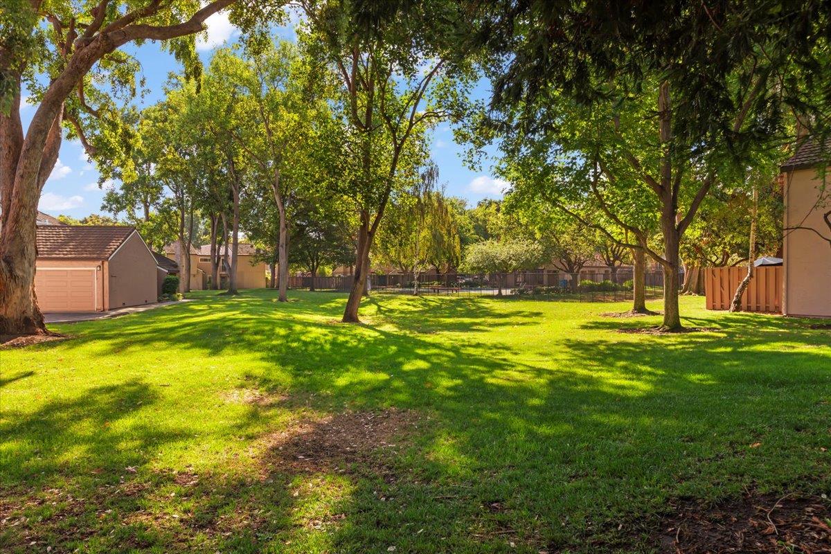 2576 Knightsbridge Lane