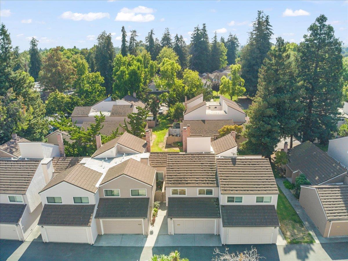 2576 Knightsbridge Lane