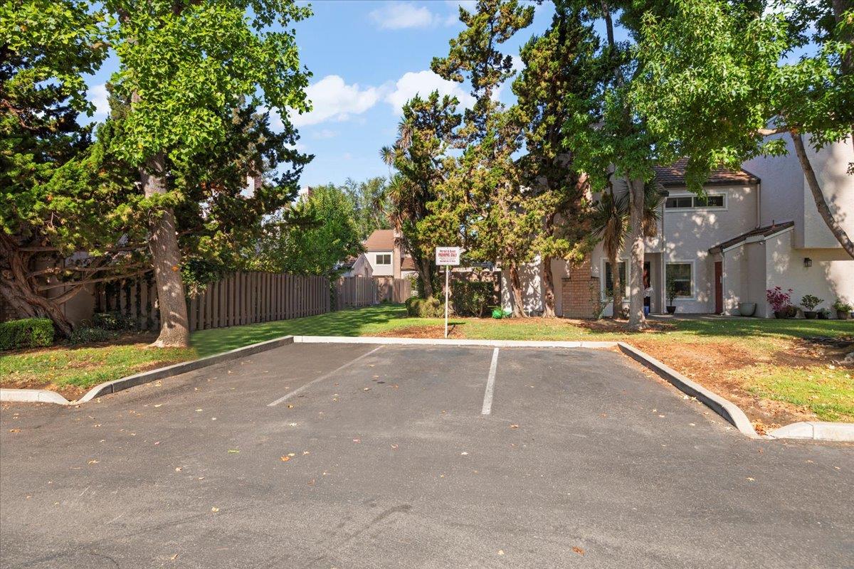 2576 Knightsbridge Lane