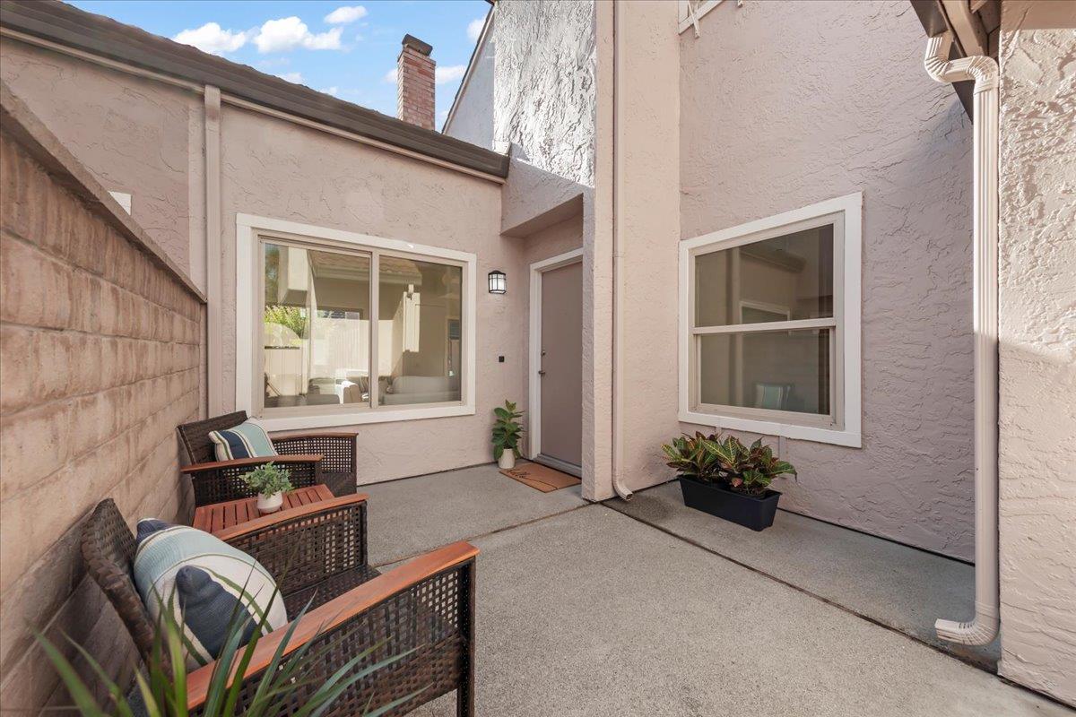 2576 Knightsbridge Lane