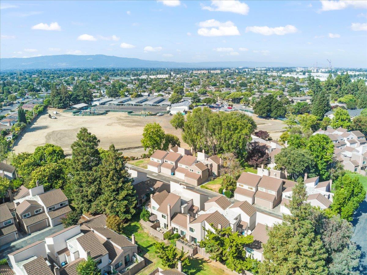 2576 Knightsbridge Lane