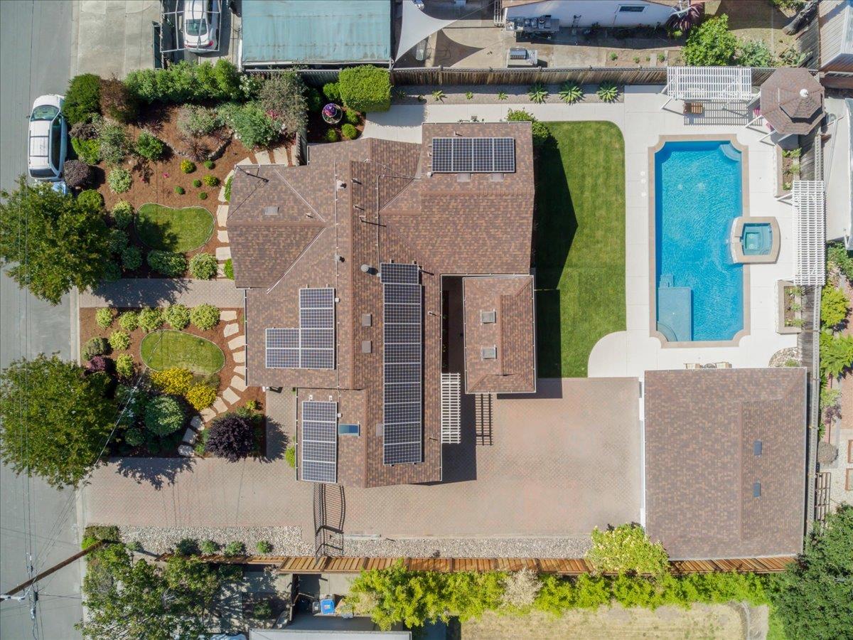 1361 Flora Avenue