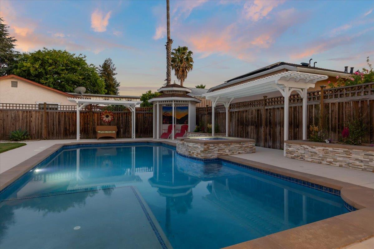 1361 Flora Avenue