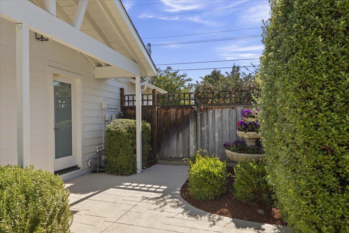 1361 Flora Avenue