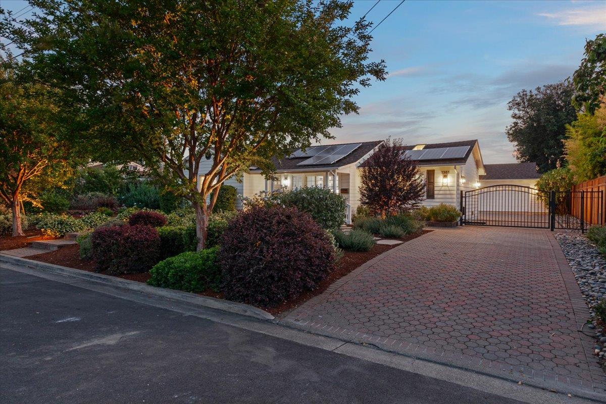 1361 Flora Avenue
