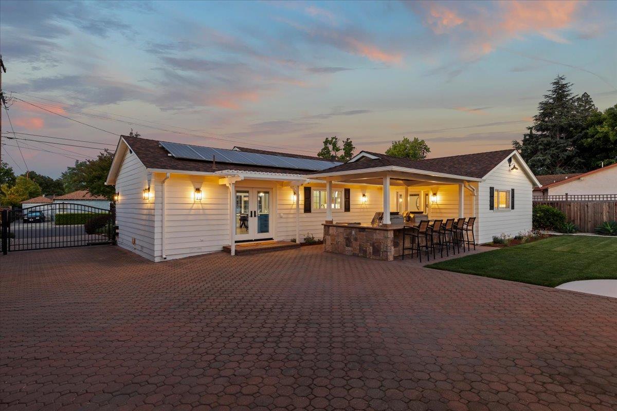 1361 Flora Avenue