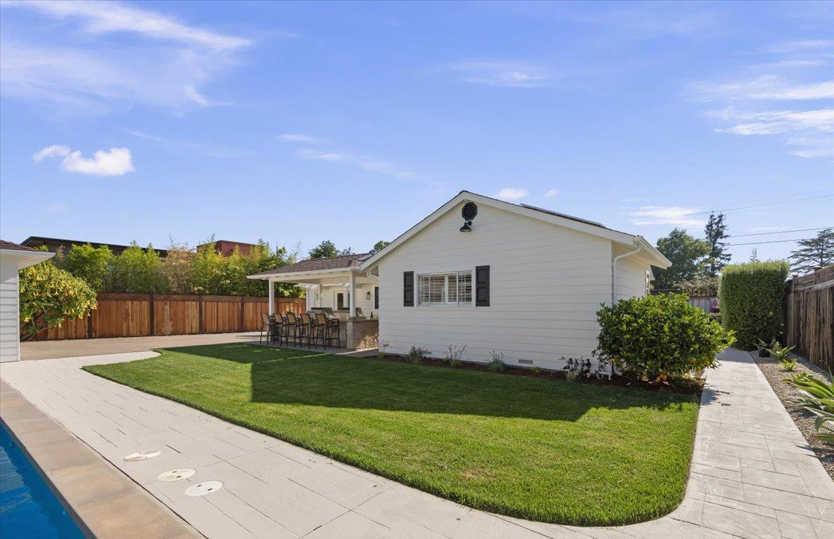 1361 Flora Avenue