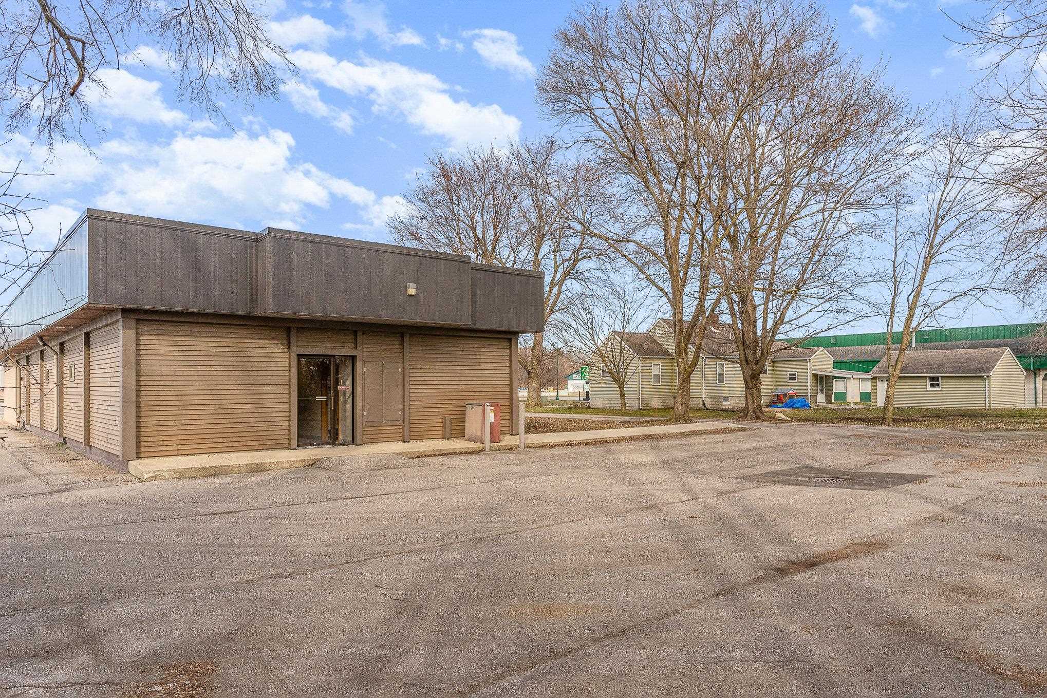 3588 Center Avenue