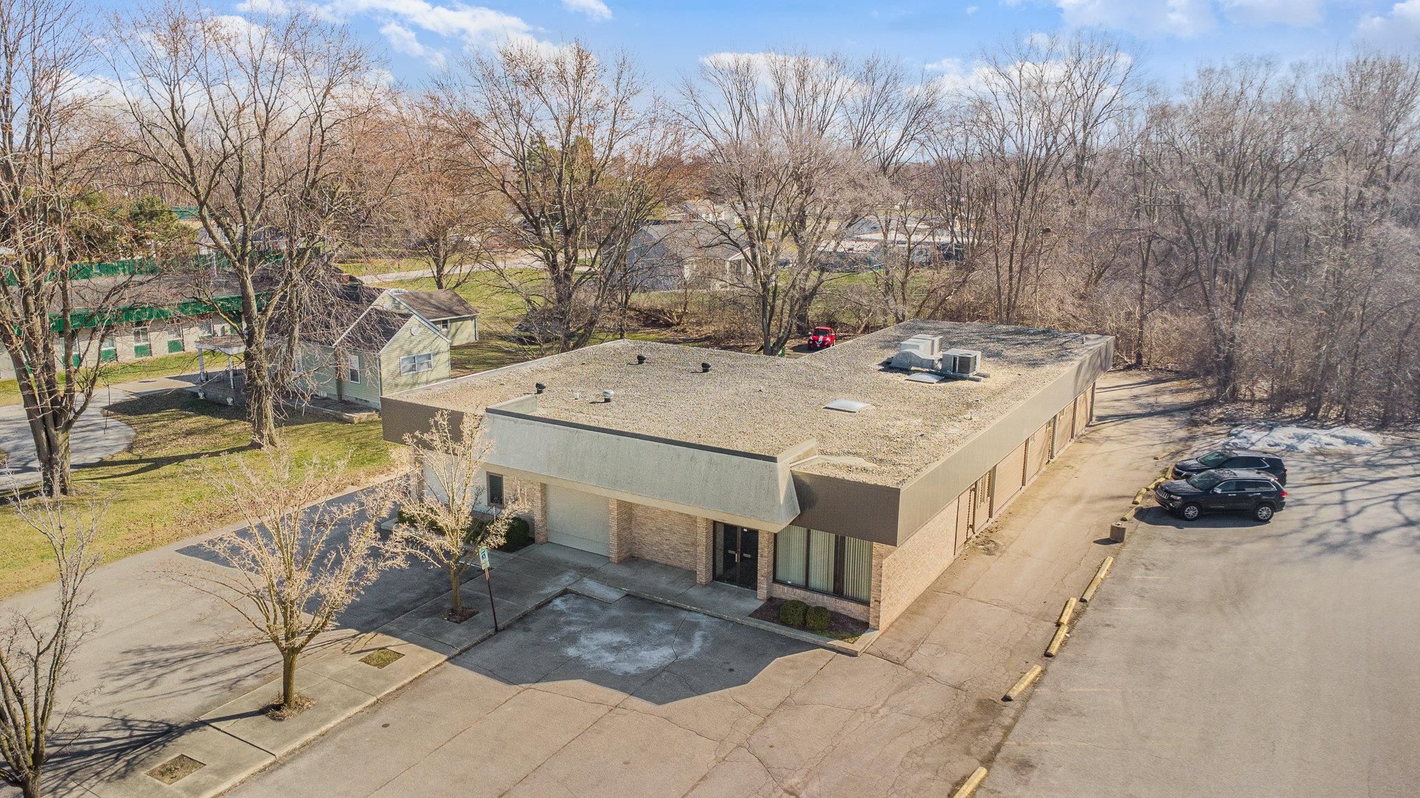 3588 Center Avenue