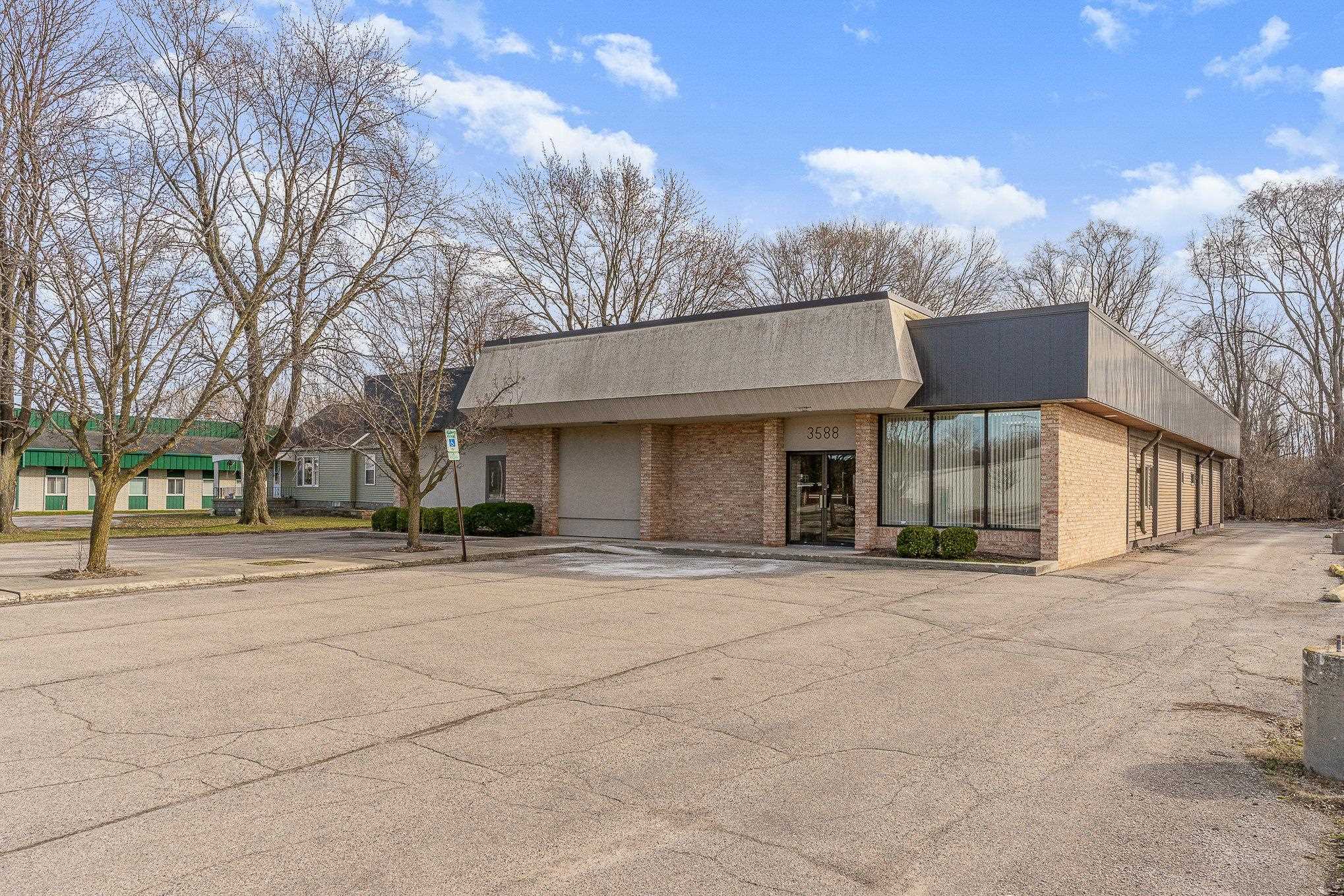 3588 Center Avenue