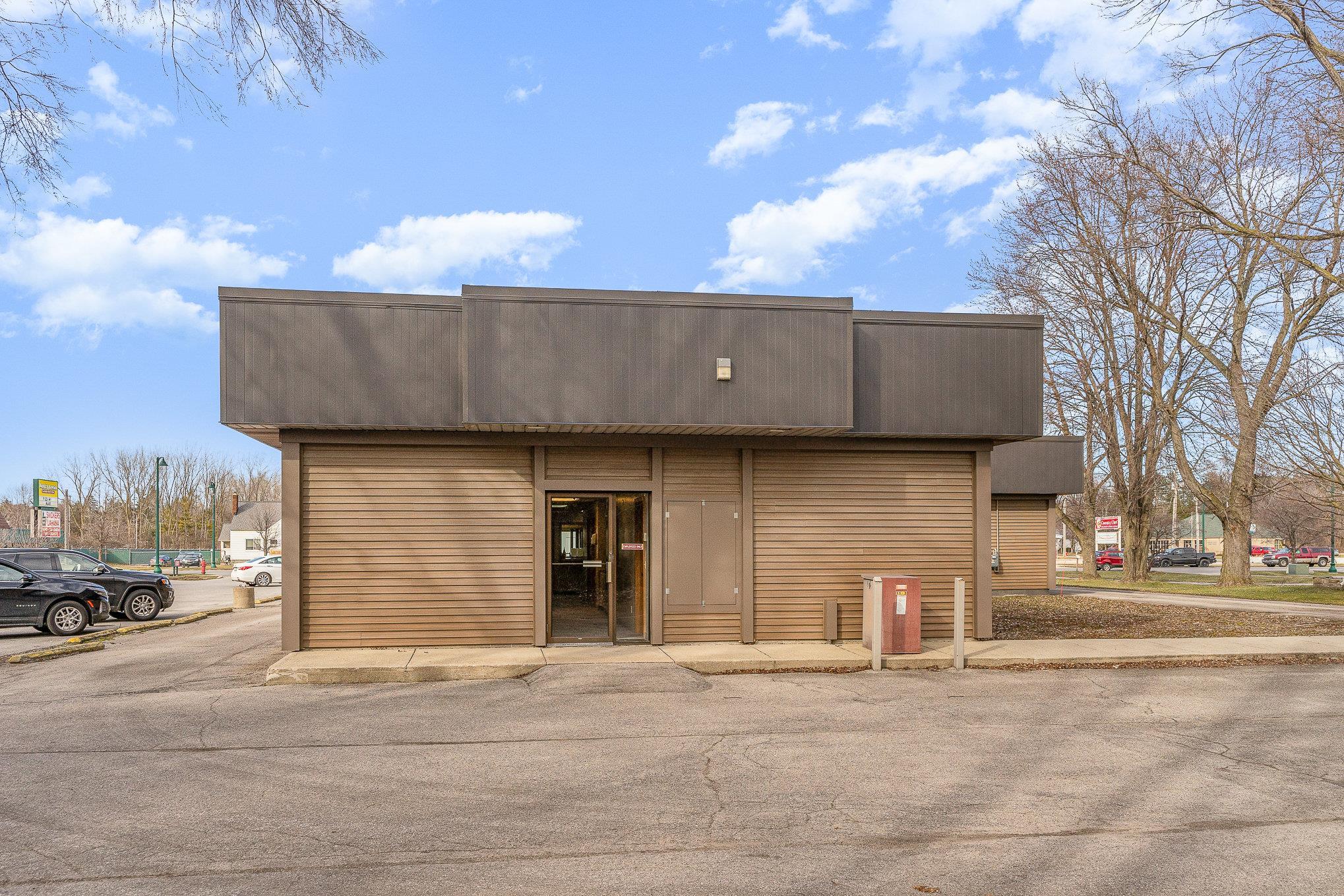 3588 Center Avenue