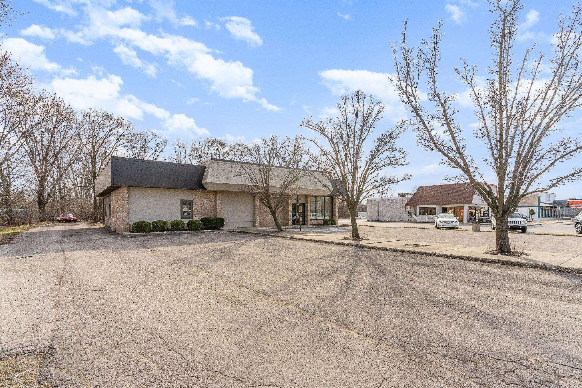 3588 Center Avenue