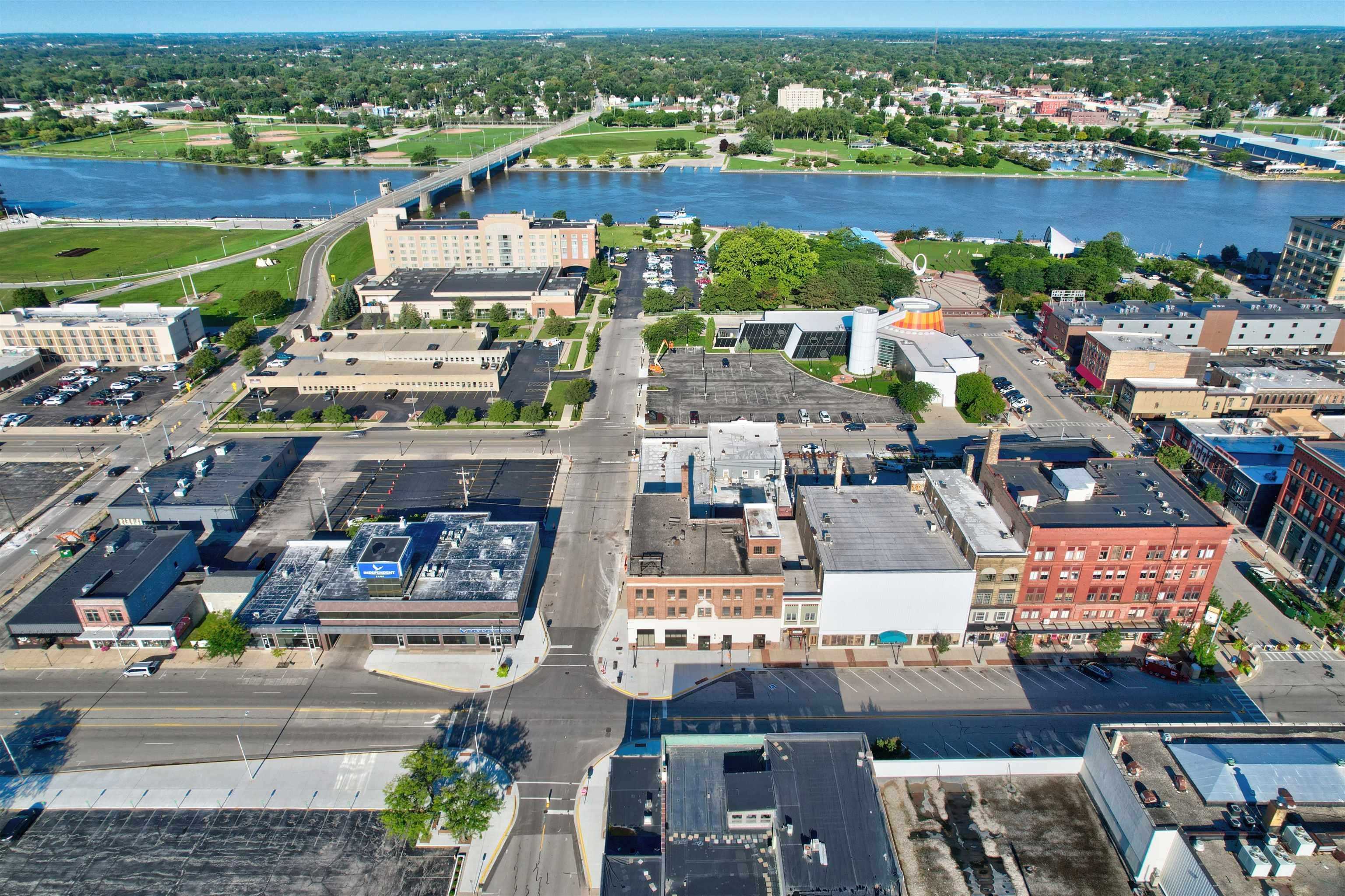 711 Washington Avenue