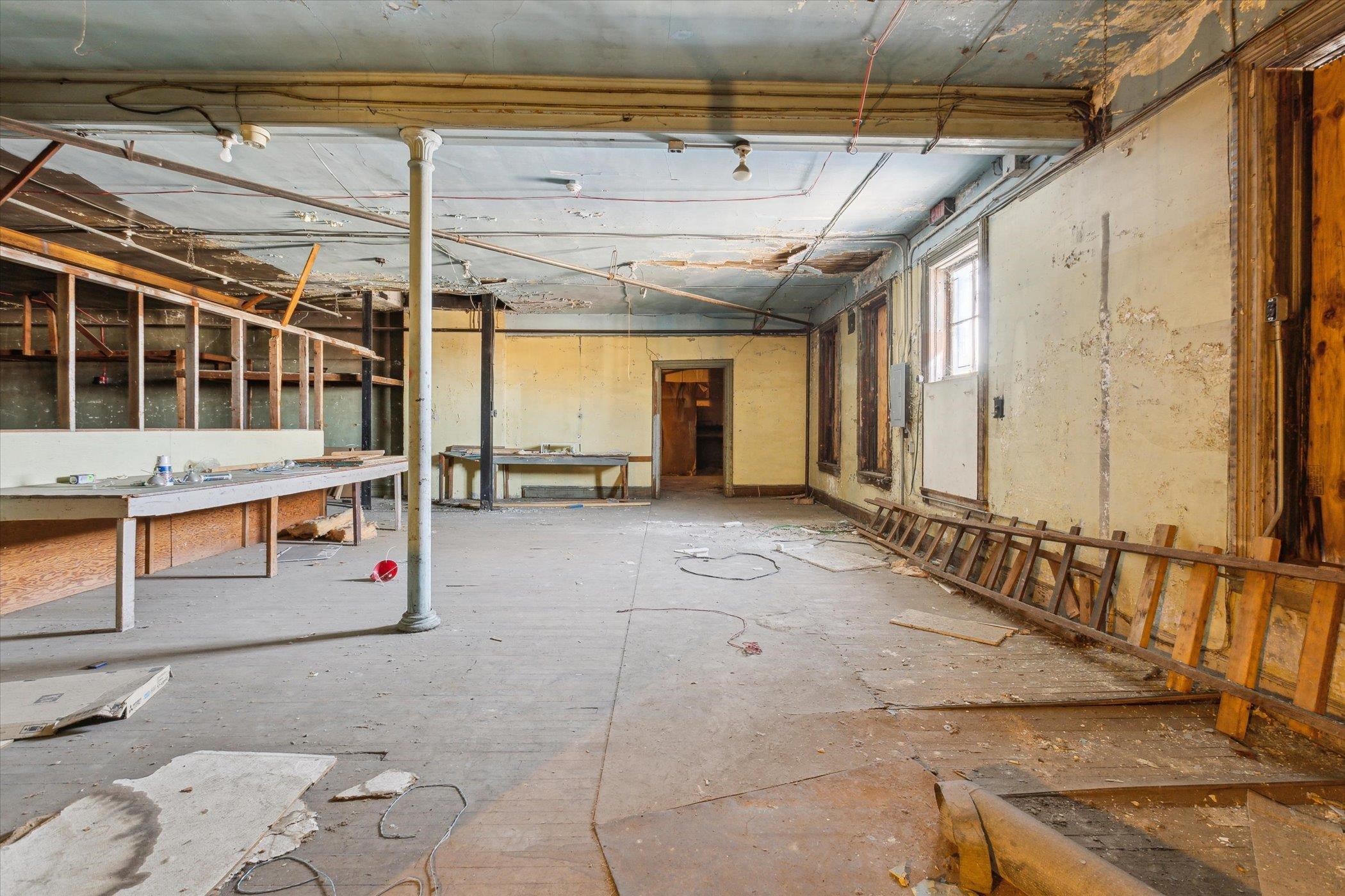 711 Washington Avenue