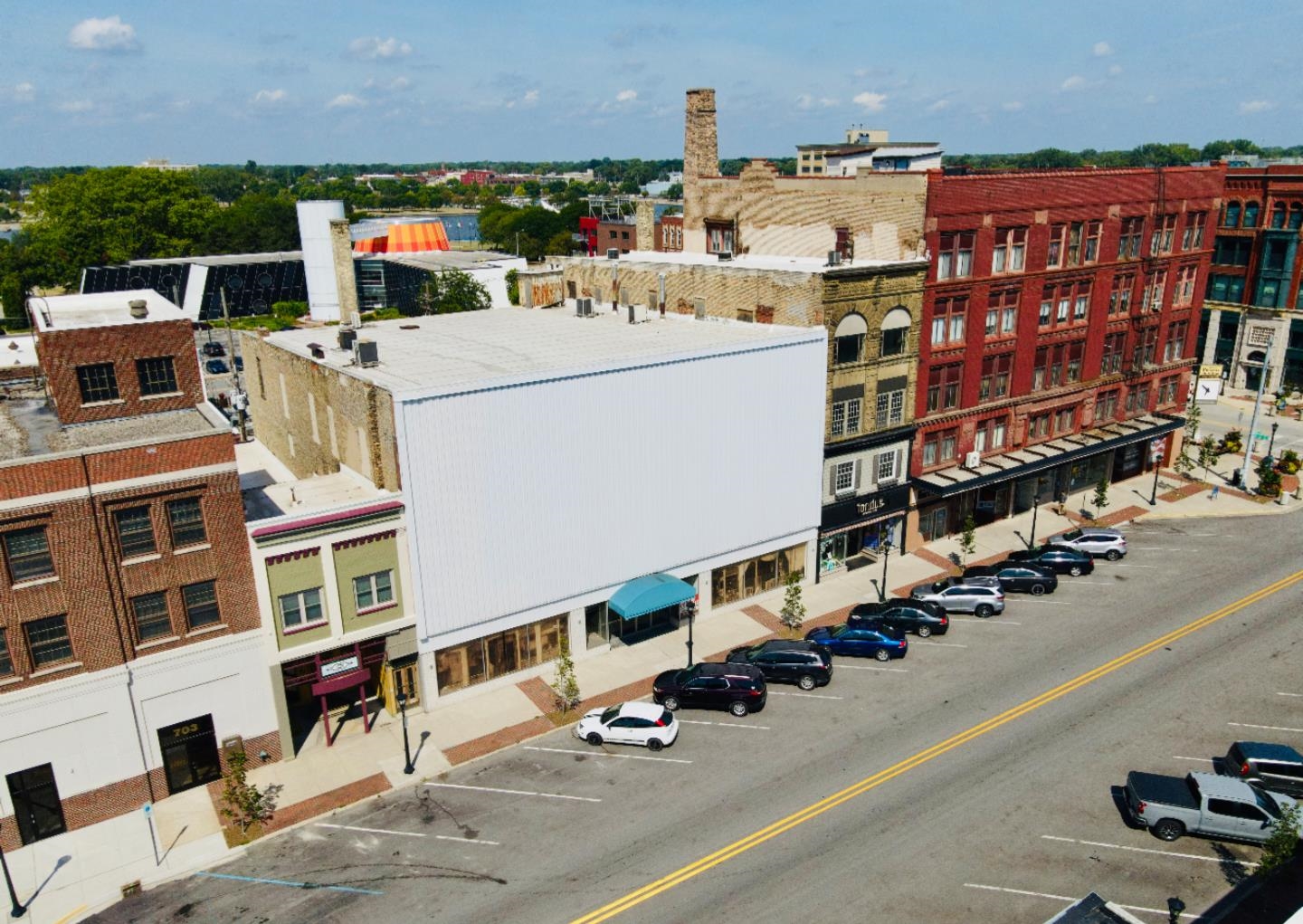 711 Washington Avenue