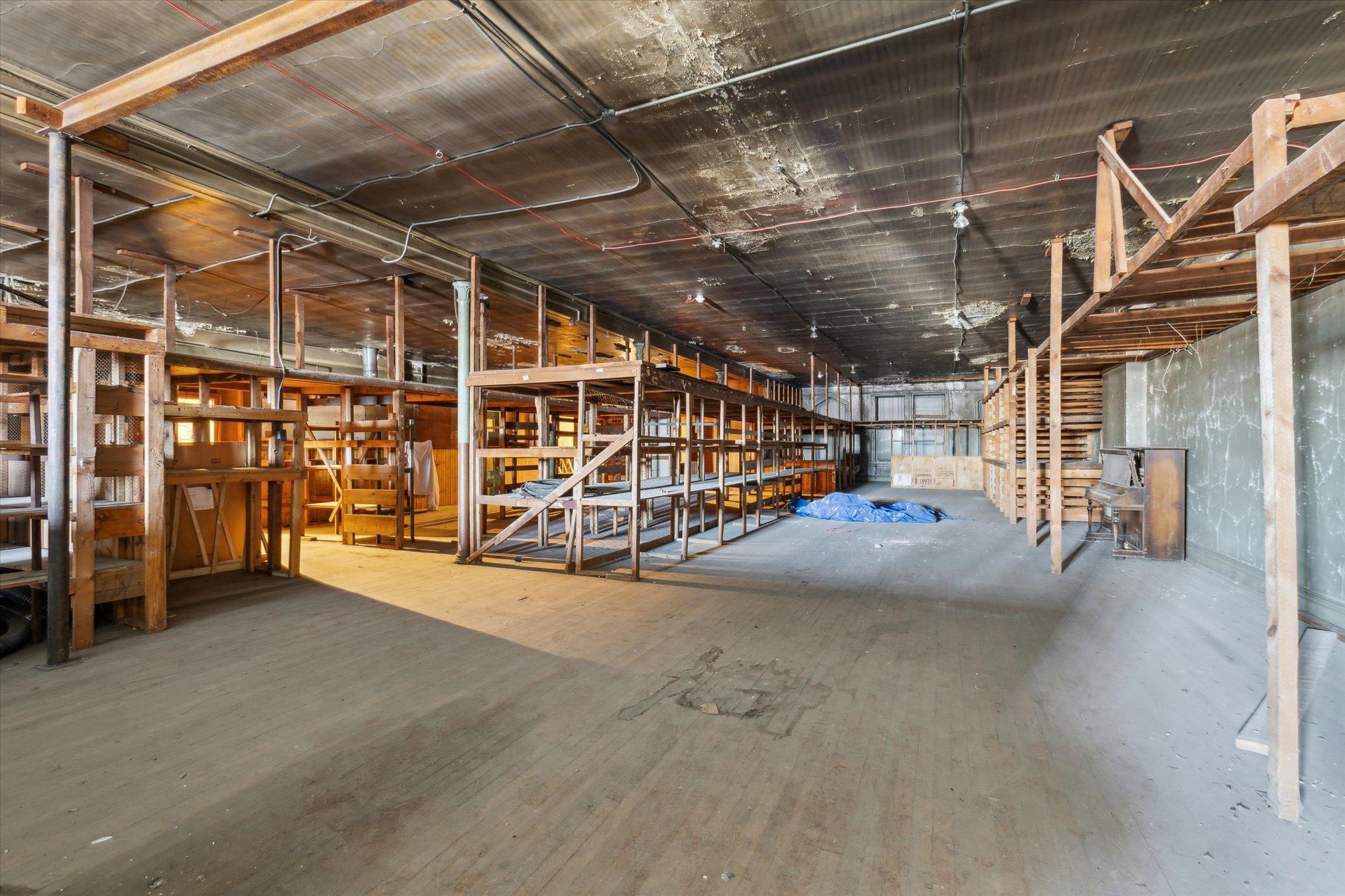 711 Washington Avenue