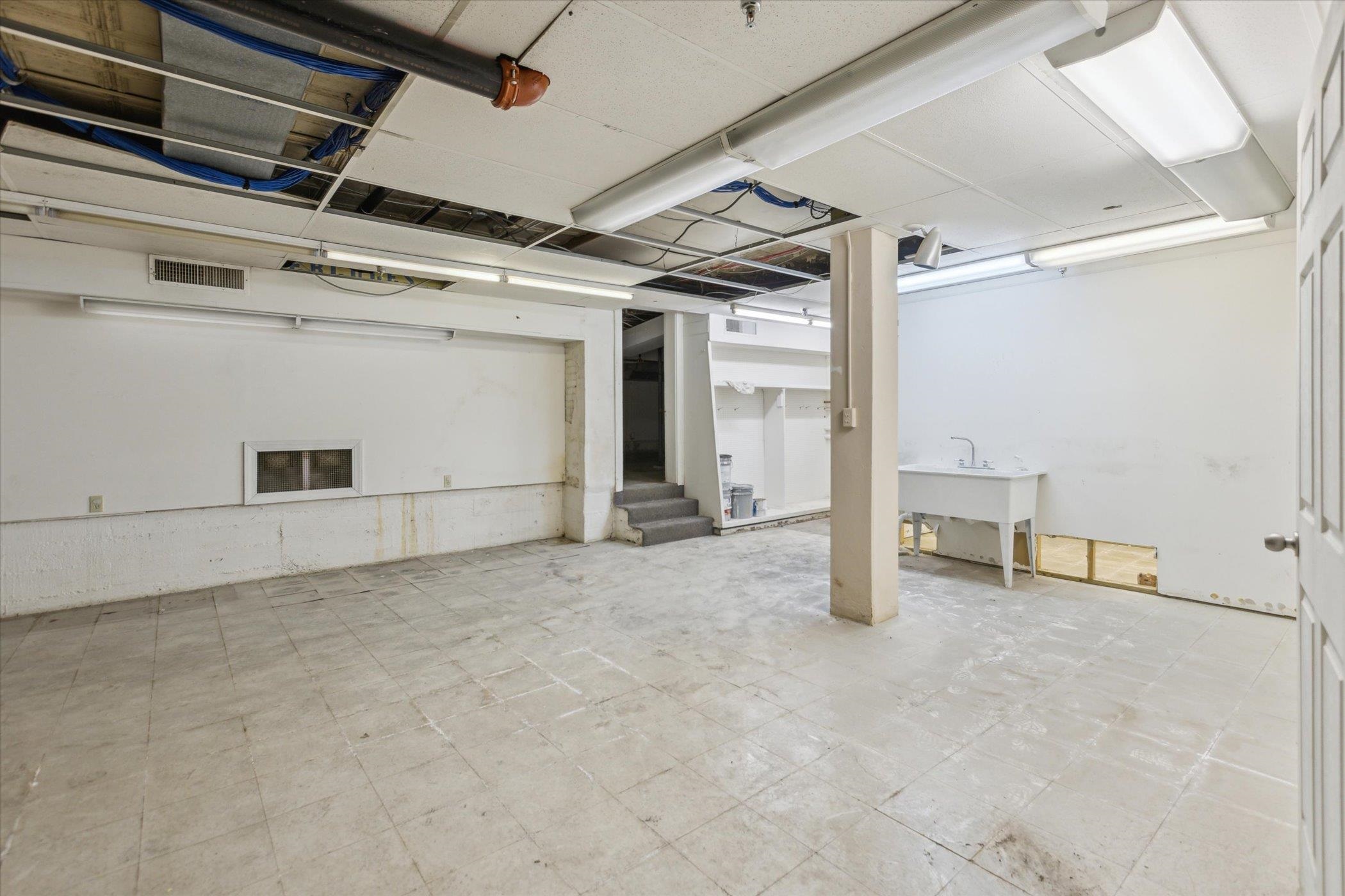 711 Washington Avenue