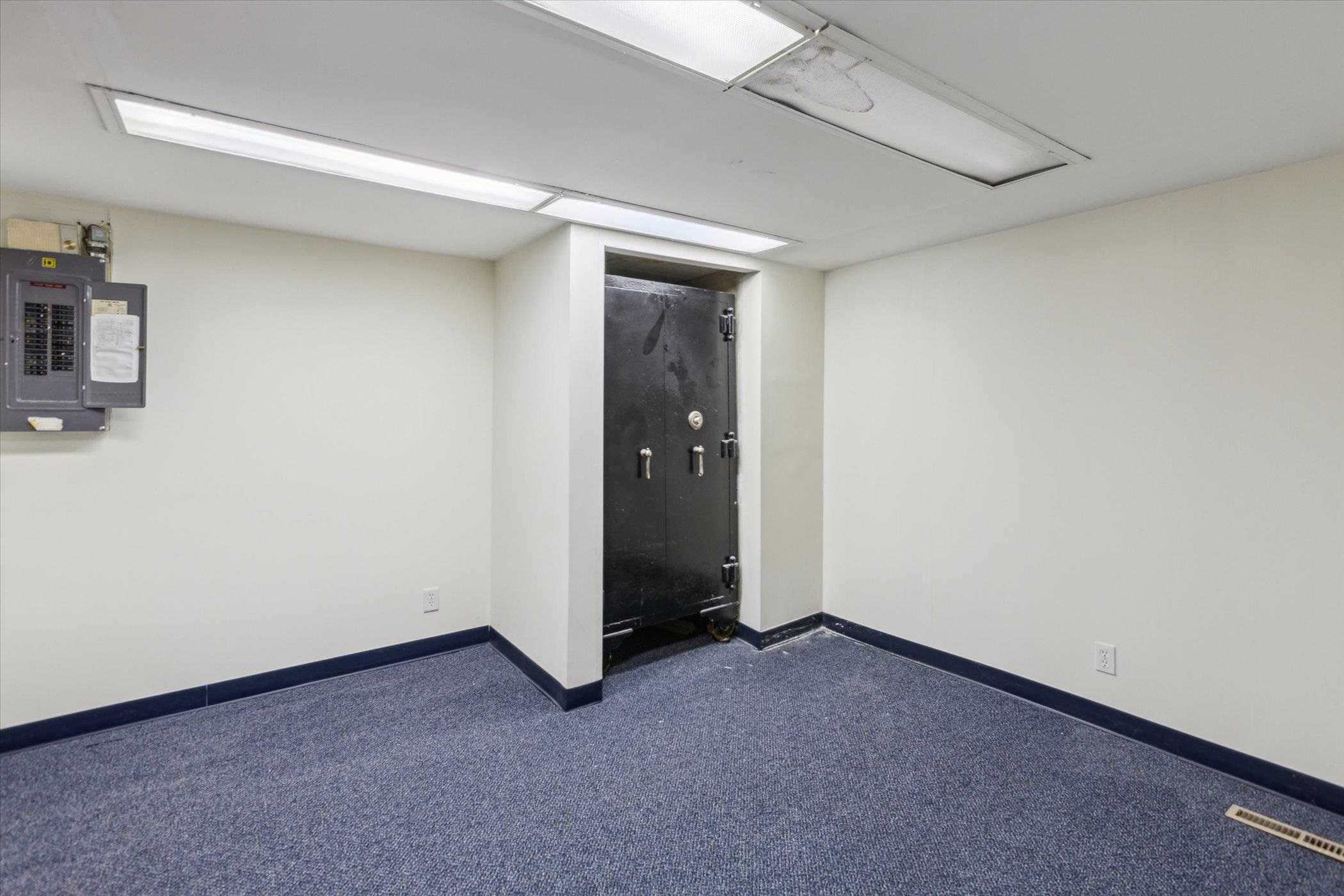 711 Washington Avenue