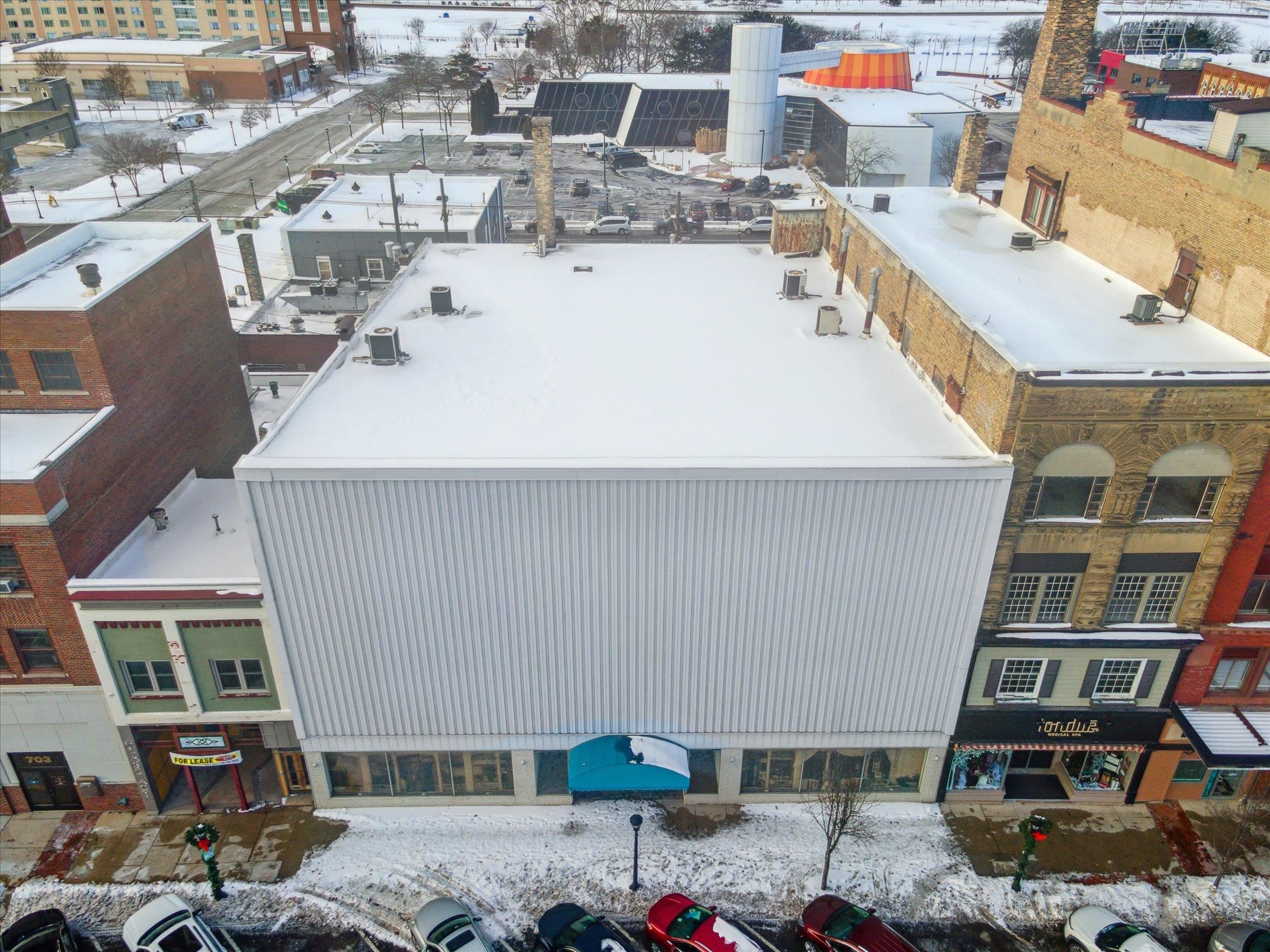 711 Washington Avenue