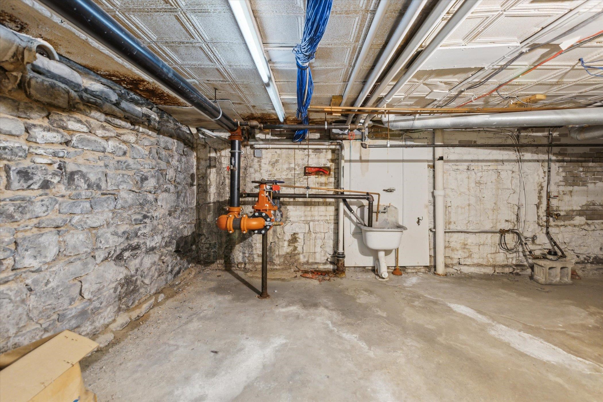 711 Washington Avenue