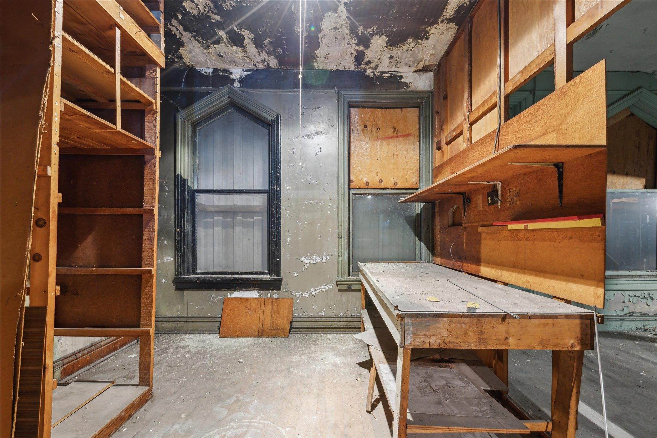 711 Washington Avenue