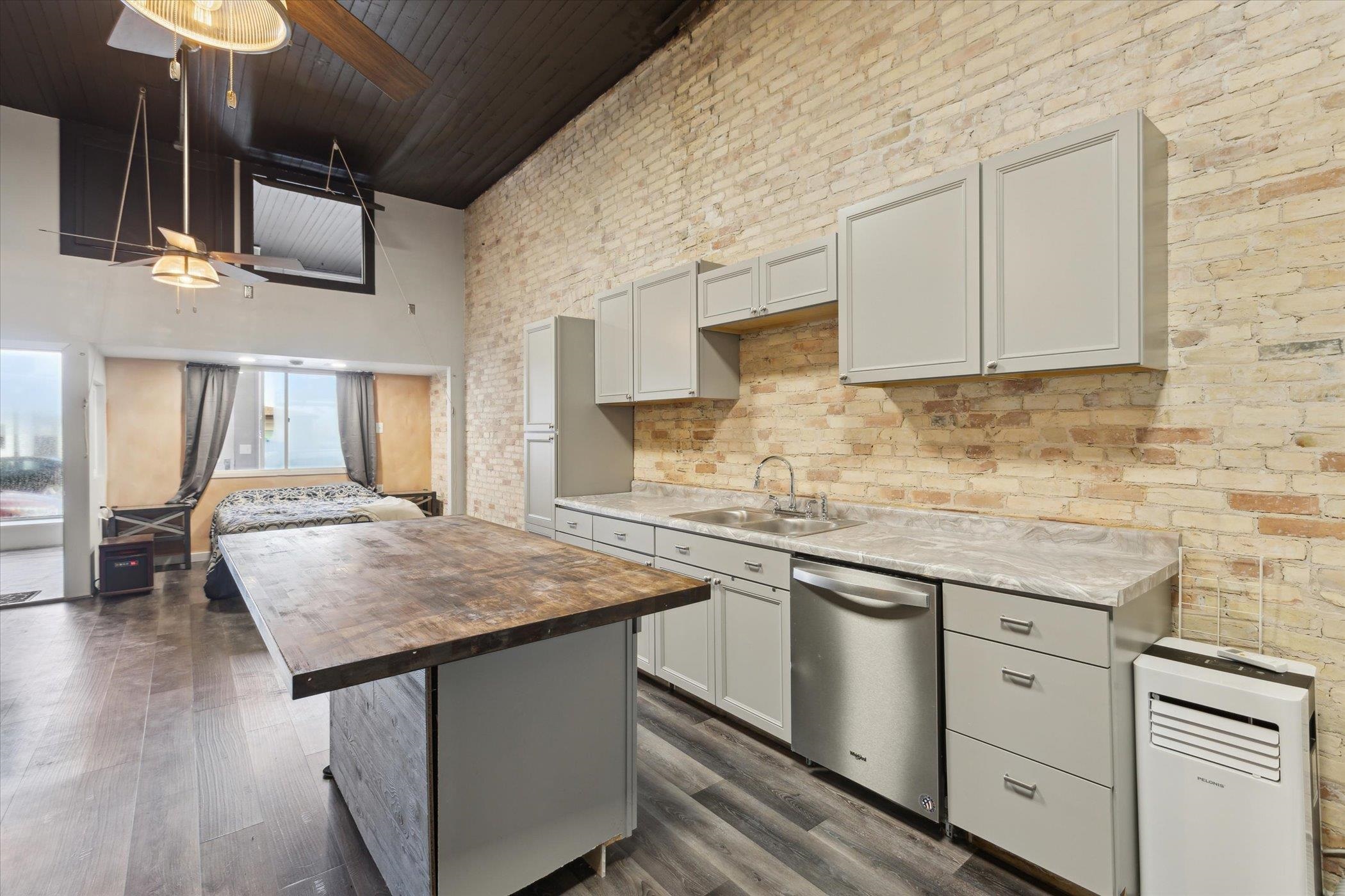 1017 Washington Avenue