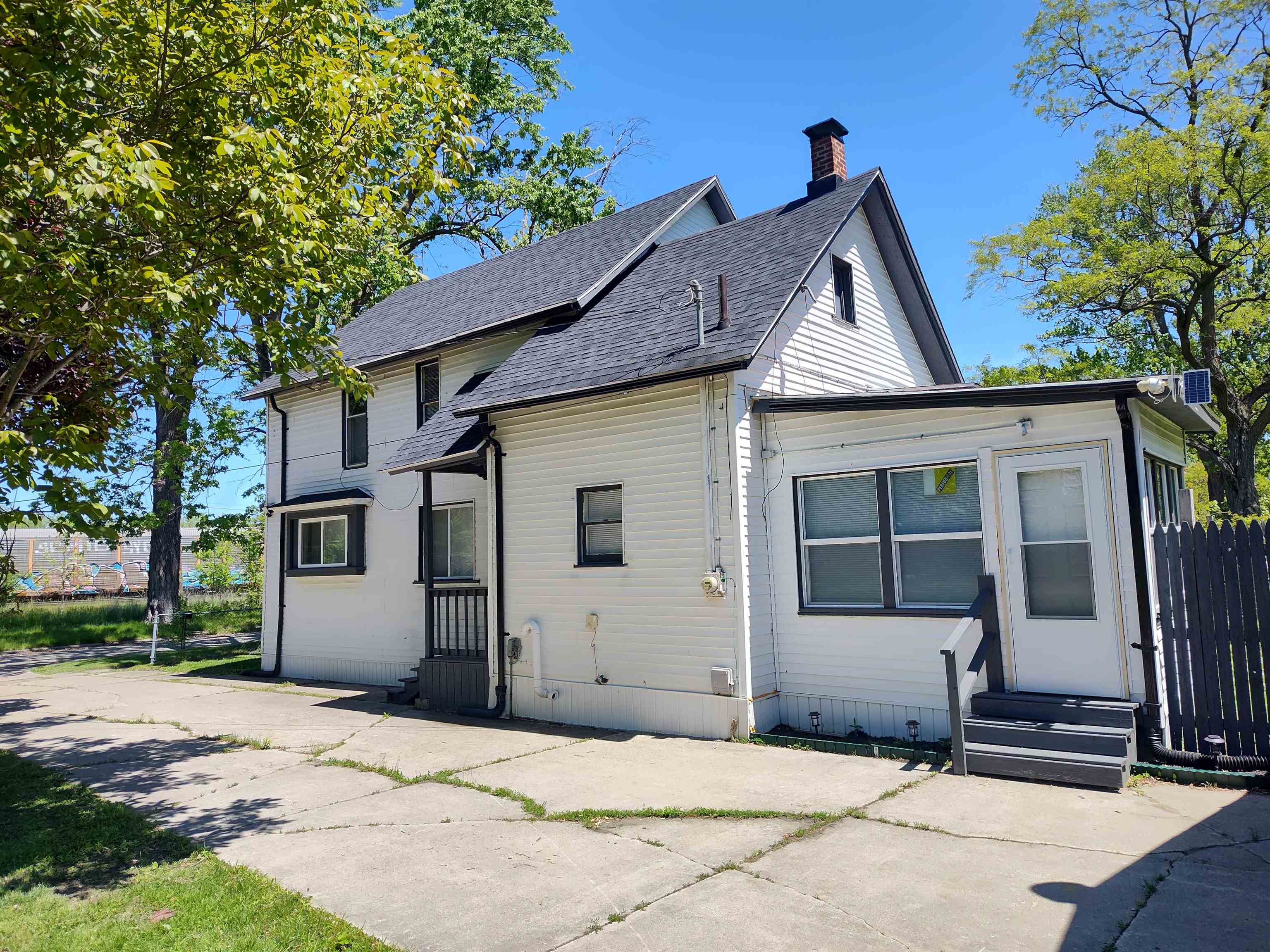 1346 Carlisle Street