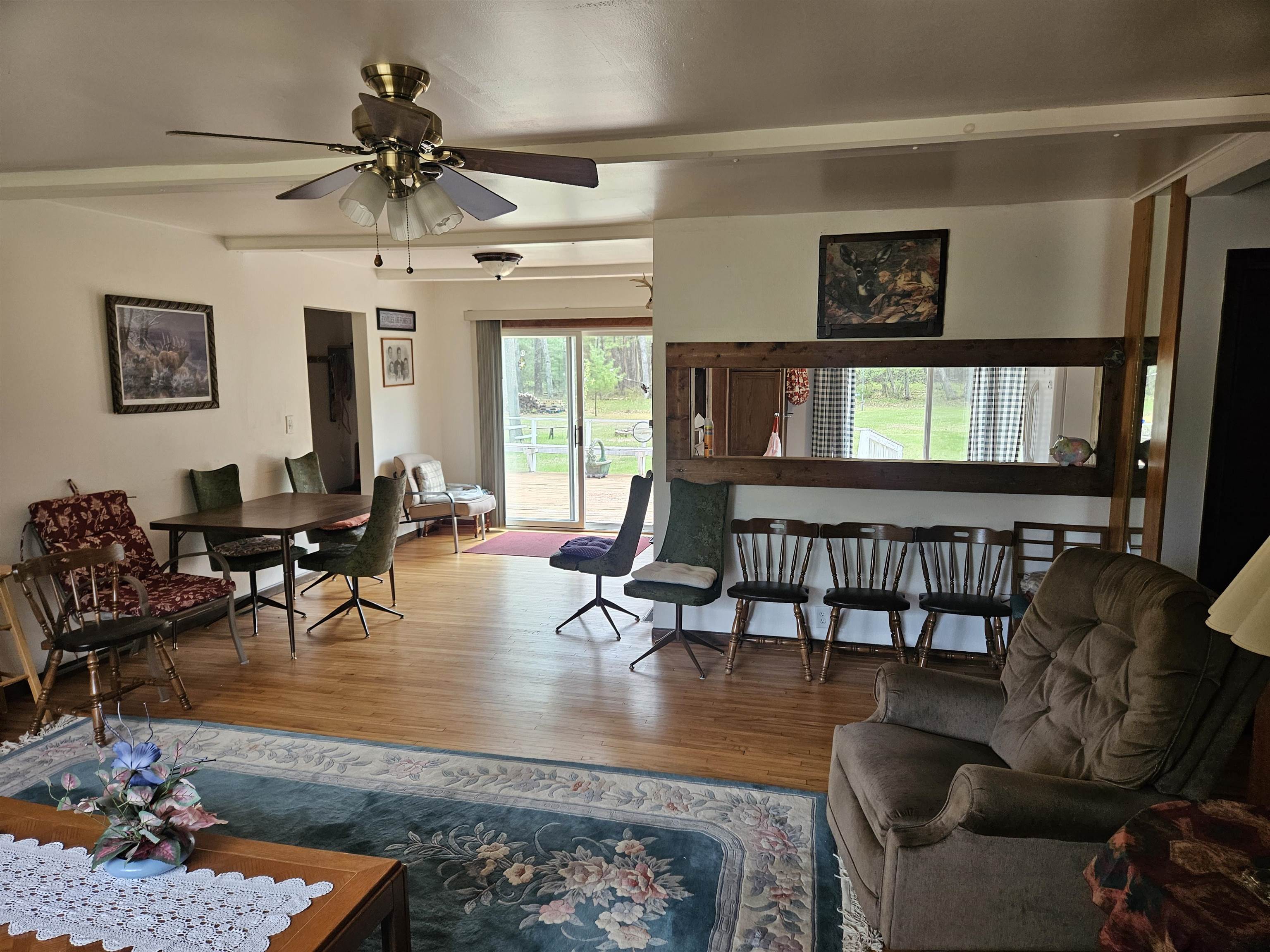 1645 W Essex Rd Common