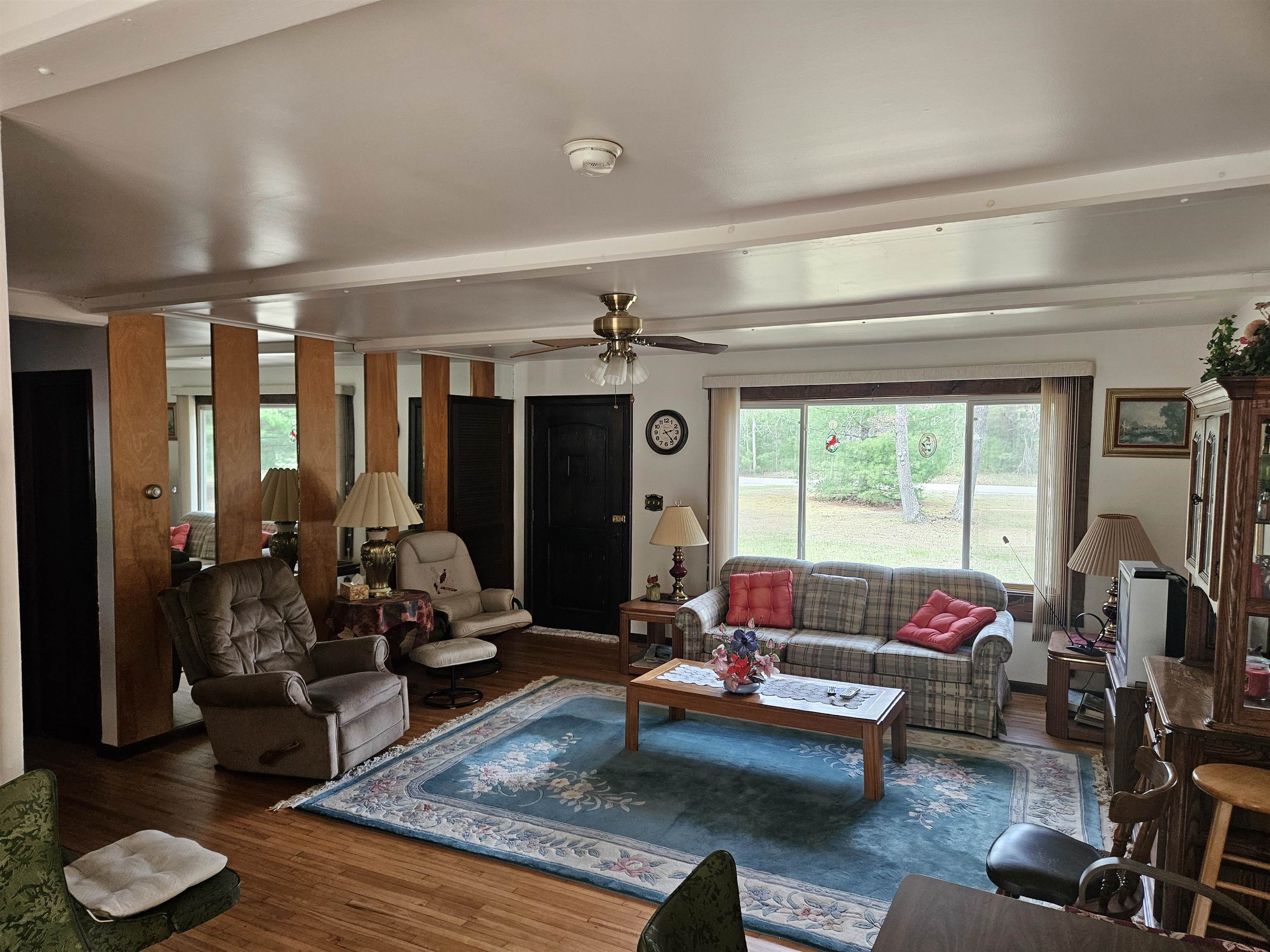 1645 W Essex Rd Common