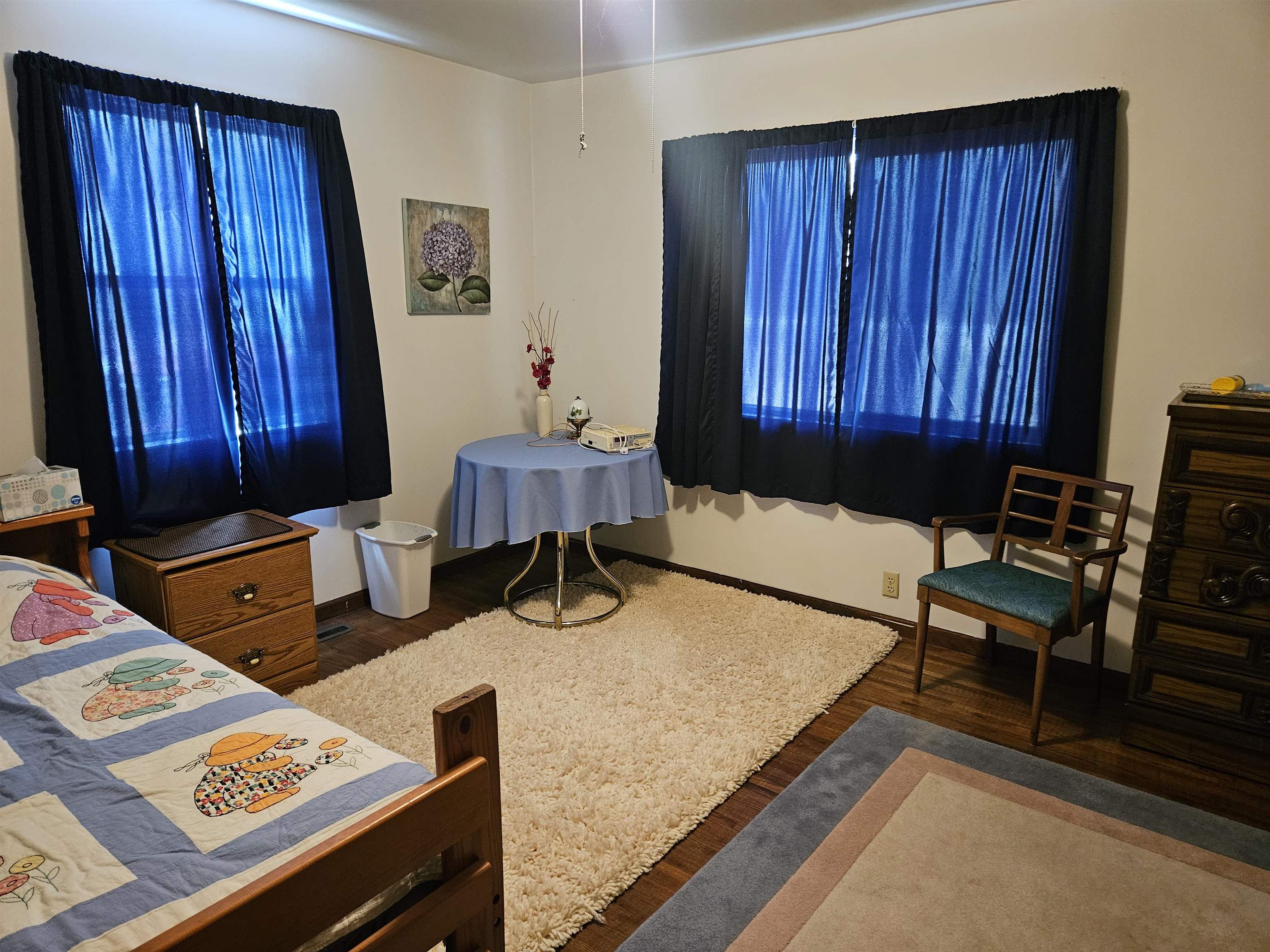 1645 W Essex Rd Common