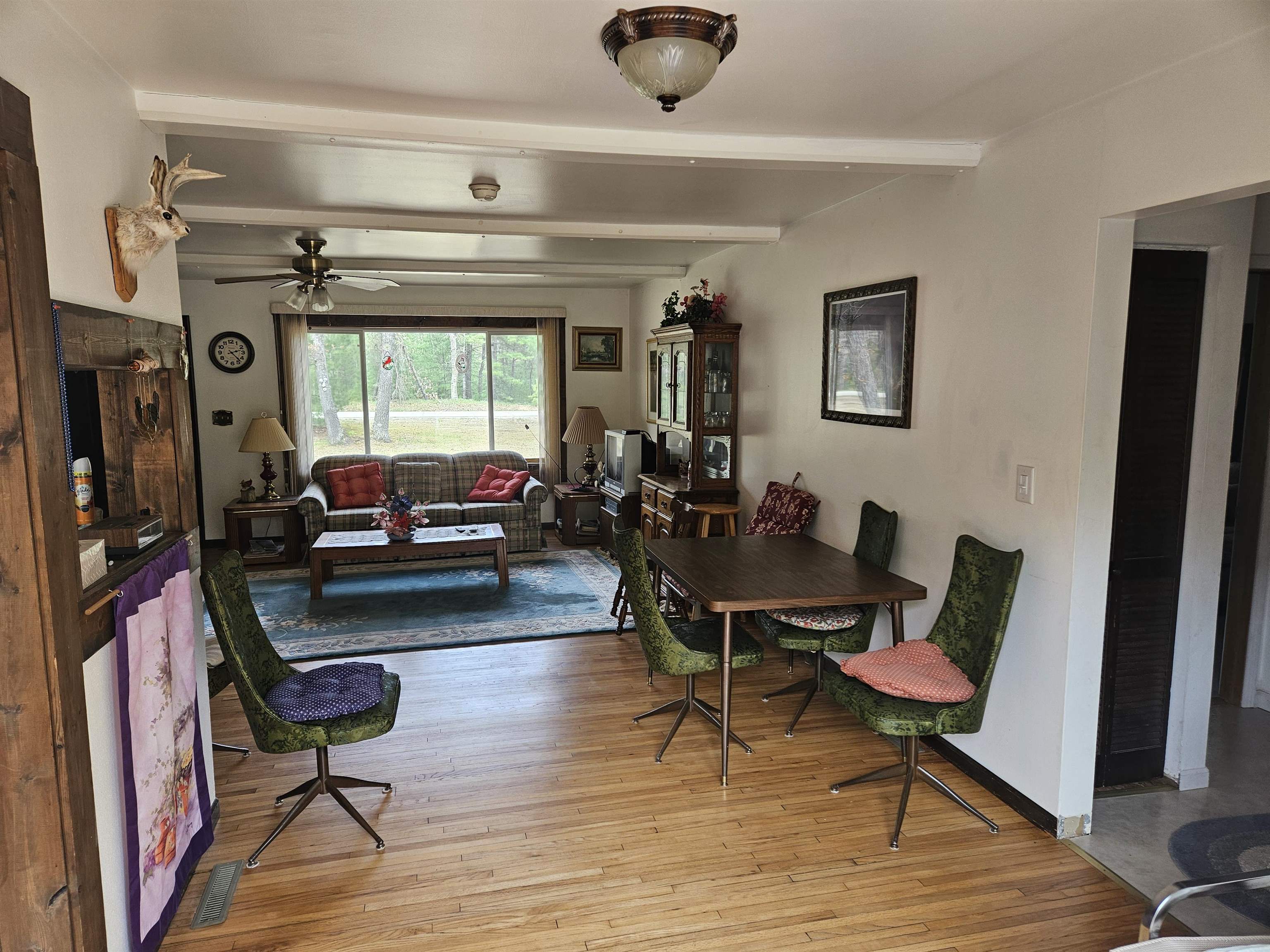 1645 W Essex Rd Common