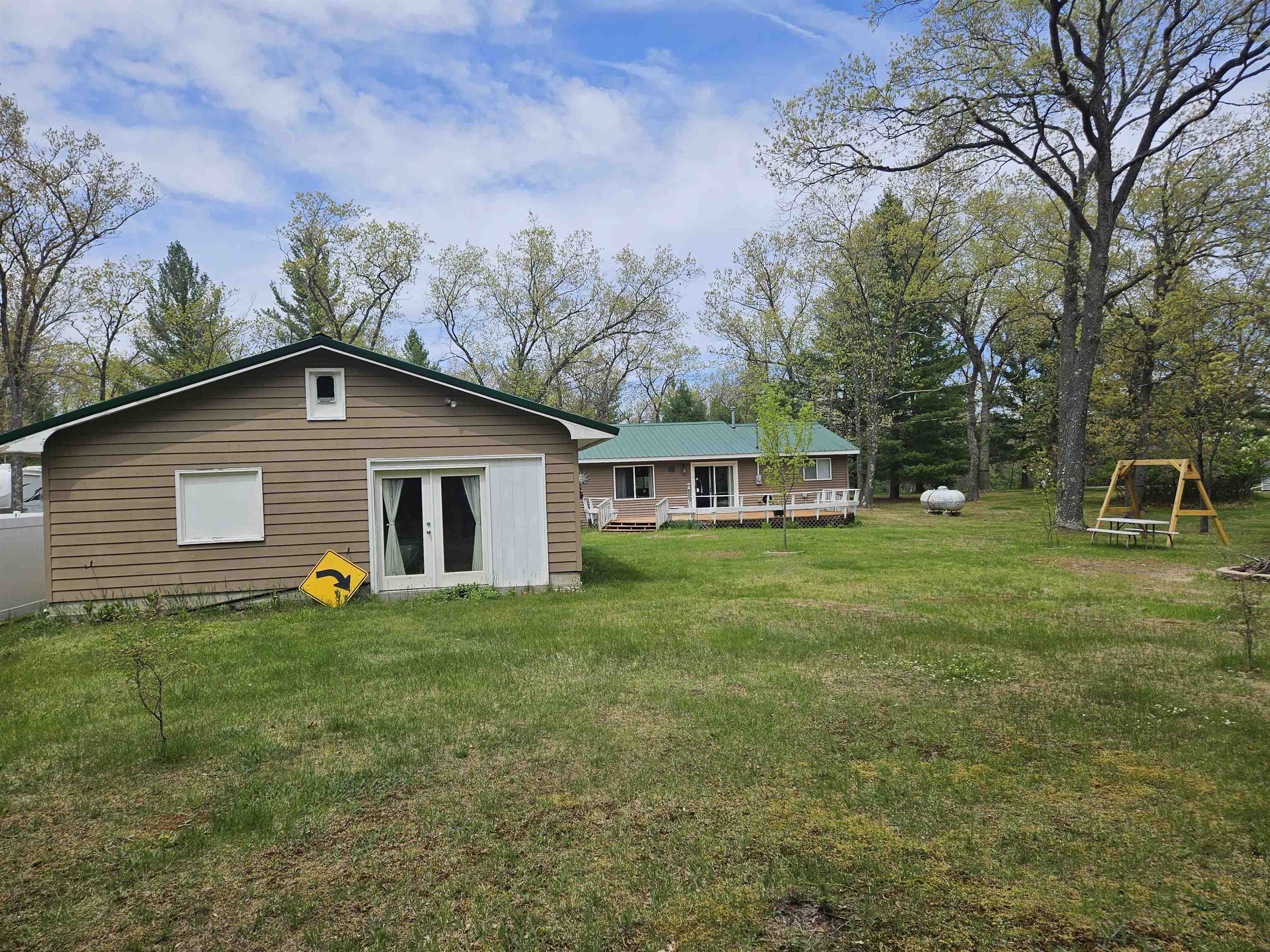 1645 W Essex Rd Common